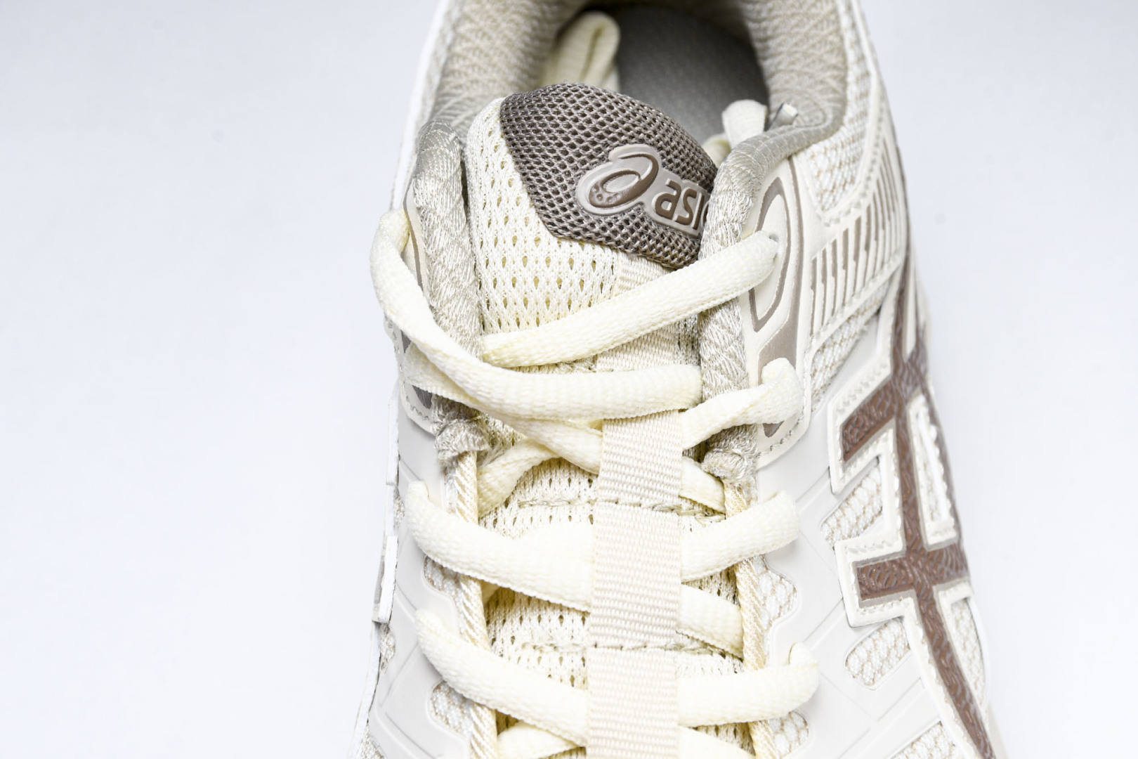 ASICS 尺码36-45

纯原版出品-Gel-Sonoma CN 亚瑟士运动休闲透气专业跑鞋 101