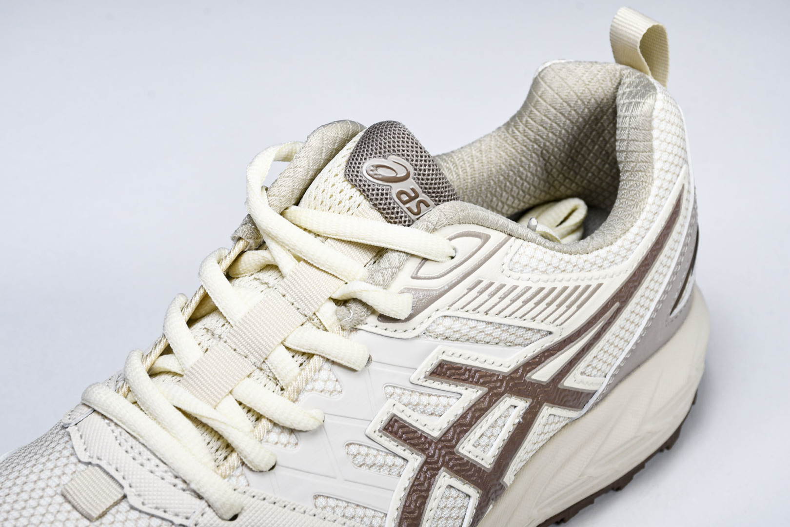 ASICS 尺码36-45

纯原版出品-Gel-Sonoma CN 亚瑟士运动休闲透气专业跑鞋 101