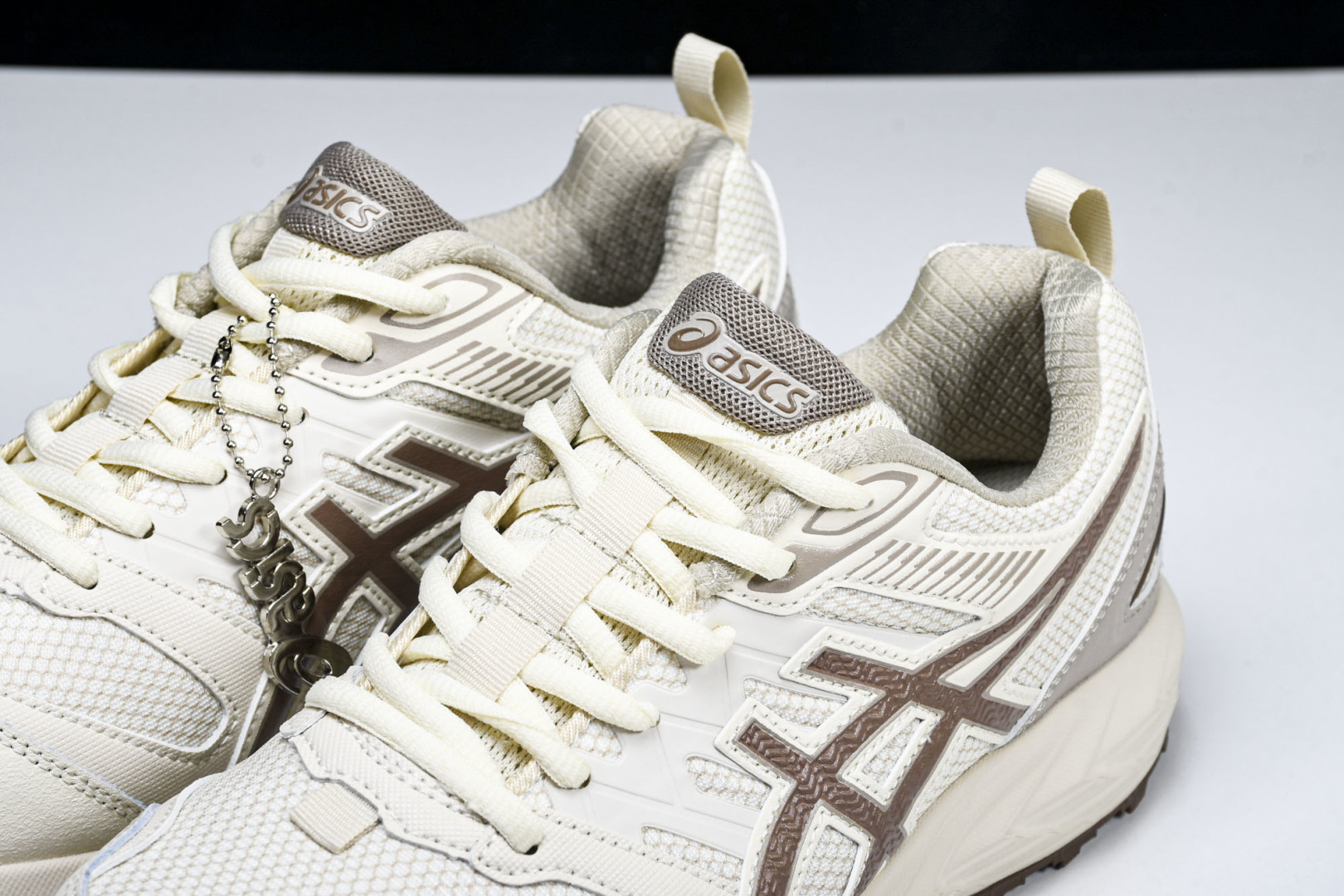 ASICS 尺码36-45

纯原版出品-Gel-Sonoma CN 亚瑟士运动休闲透气专业跑鞋 101