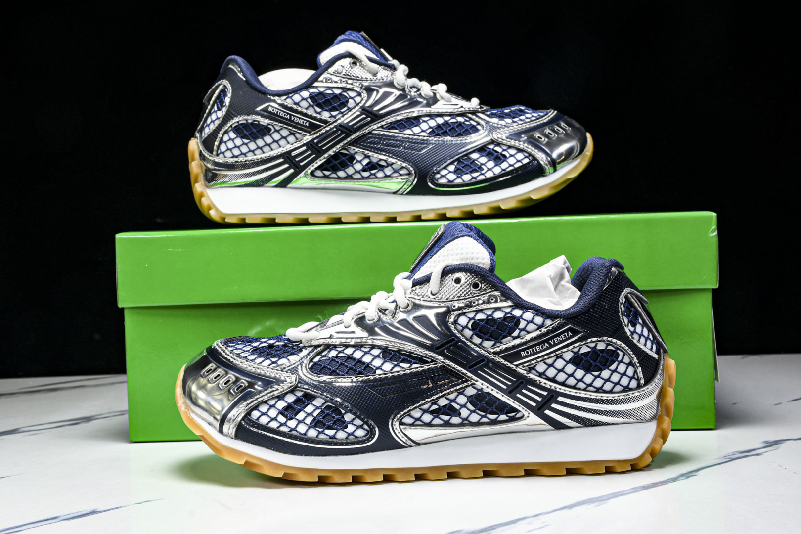 葆蝶 尺码35-40

纯原版出品-Bottega Veneta 葆蝶家 深蓝色 YZ004
尺寸35 