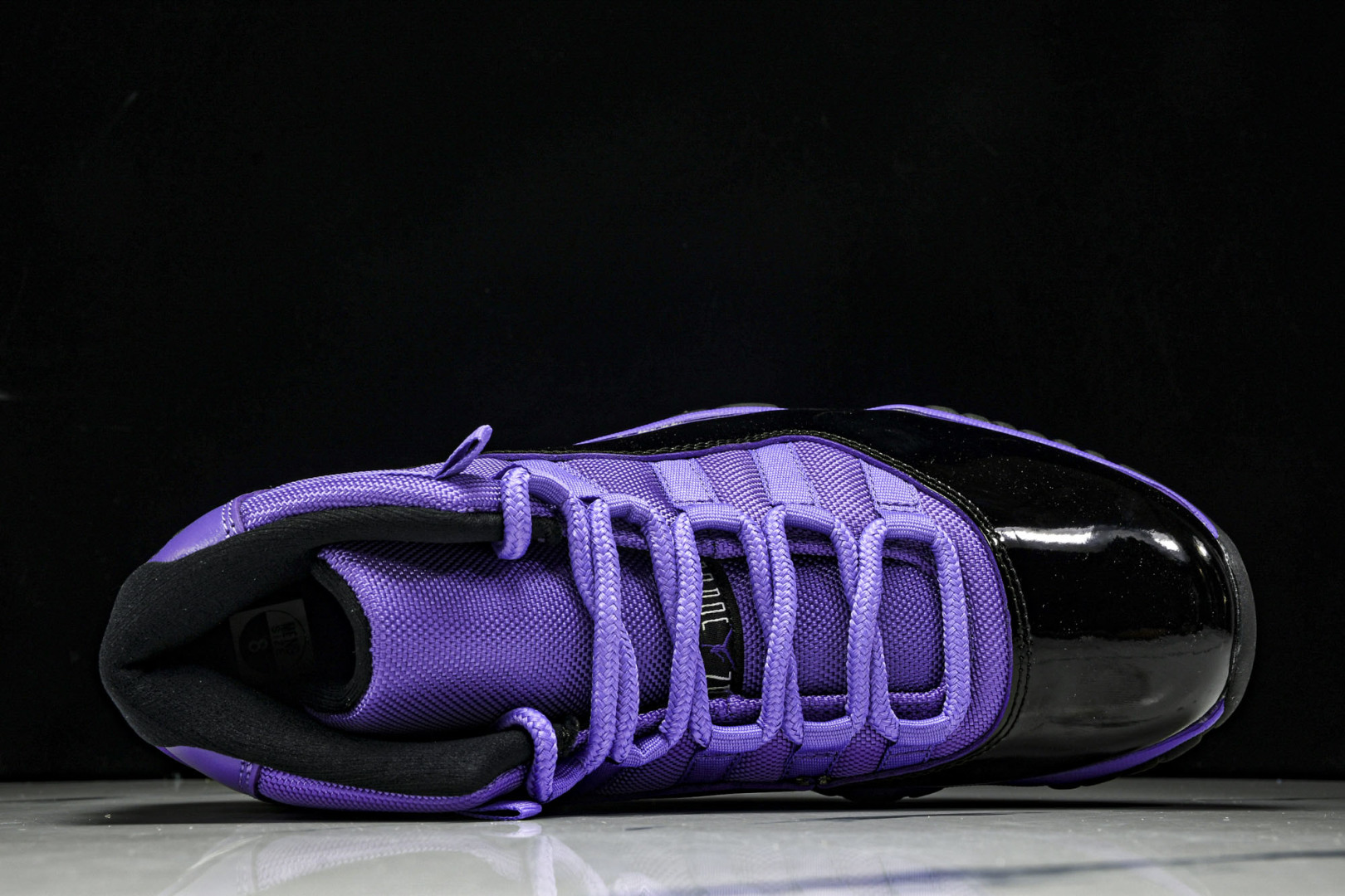 AJ11 尺码40-48.5

纯原版出品-Air Jordan 11 Retro AJ11 乔11黑紫
