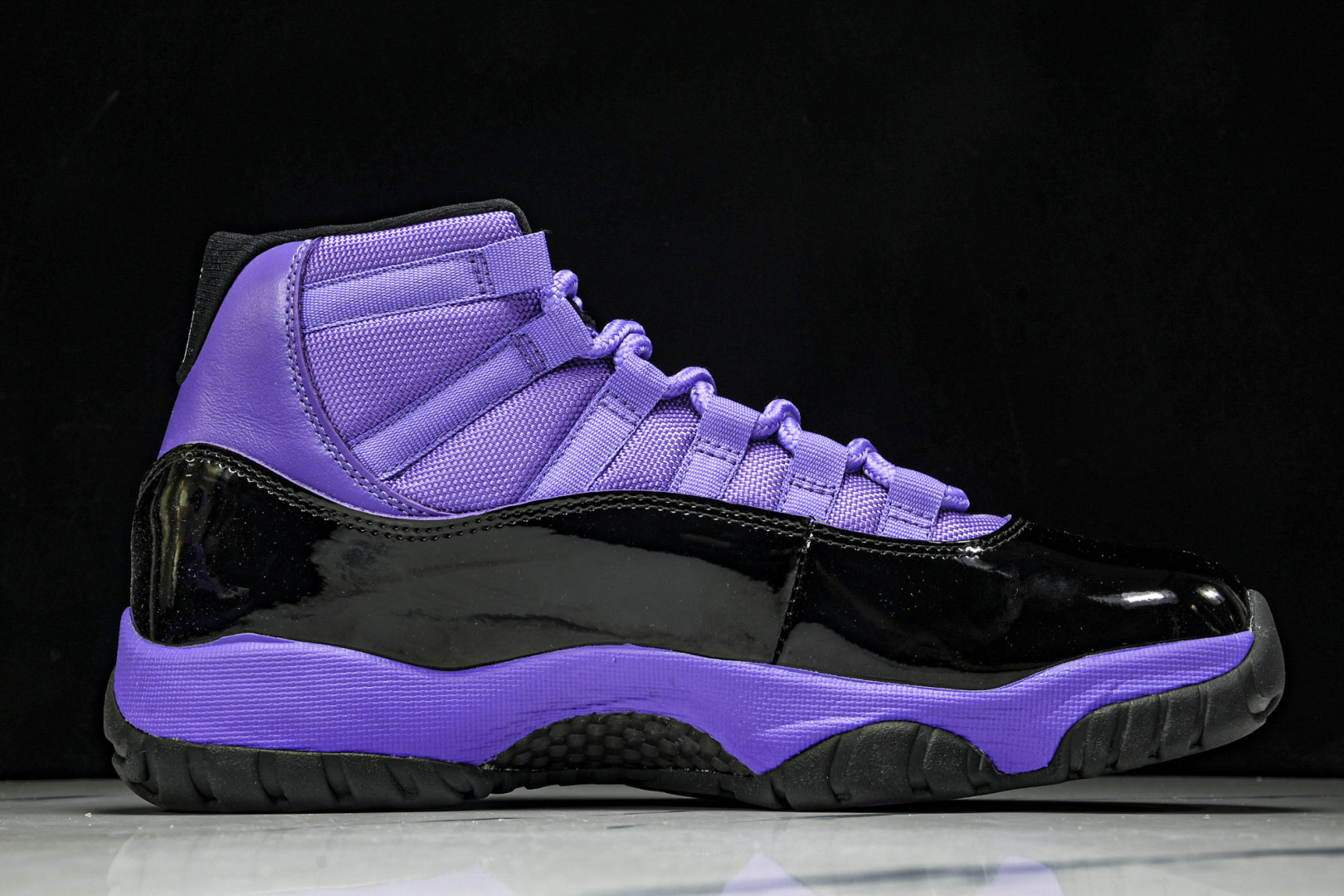AJ11 尺码40-48.5

纯原版出品-Air Jordan 11 Retro AJ11 乔11黑紫