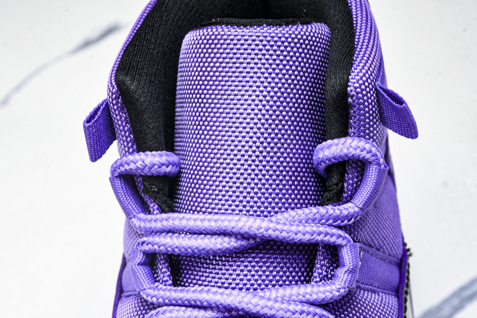 AJ11 尺码40-48.5

纯原版出品-Air Jordan 11 Retro AJ11 乔11黑紫