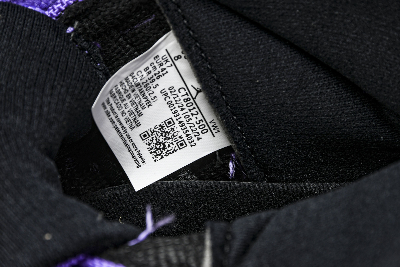 AJ11 尺码40-48.5

纯原版出品-Air Jordan 11 Retro AJ11 乔11黑紫