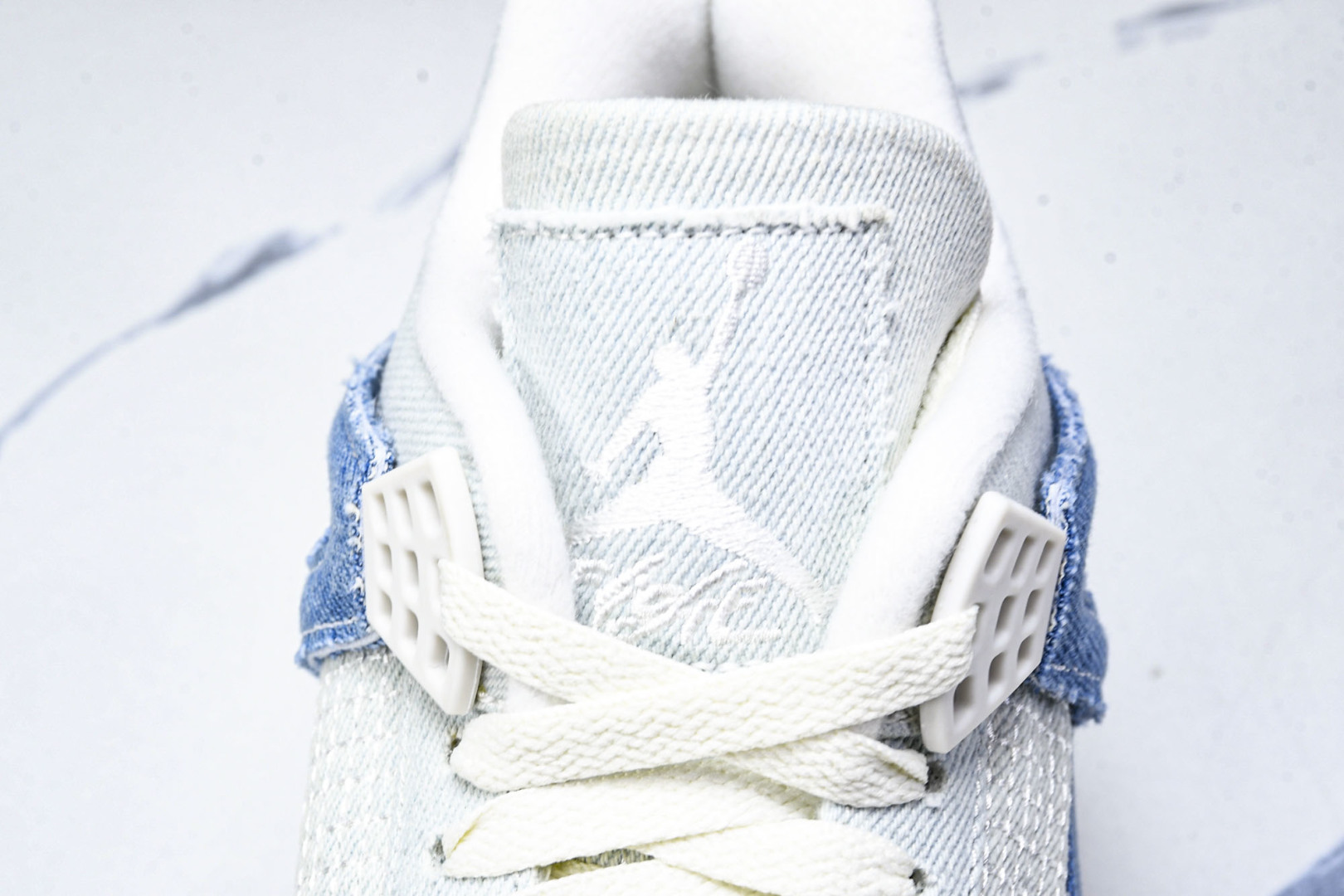 AJ4 尺码36-48.5

纯原版出品-Air Jordan 4 Denim Worn Blue AJ