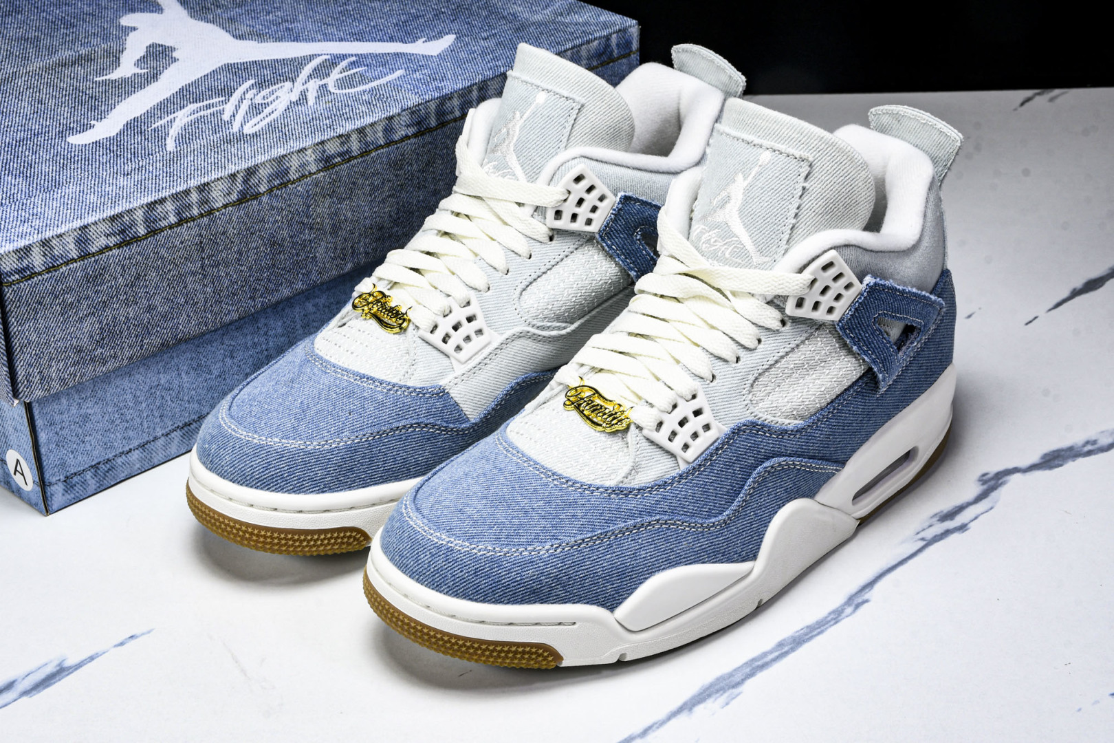 AJ4 尺码36-48.5

纯原版出品-Air Jordan 4 Denim Worn Blue AJ