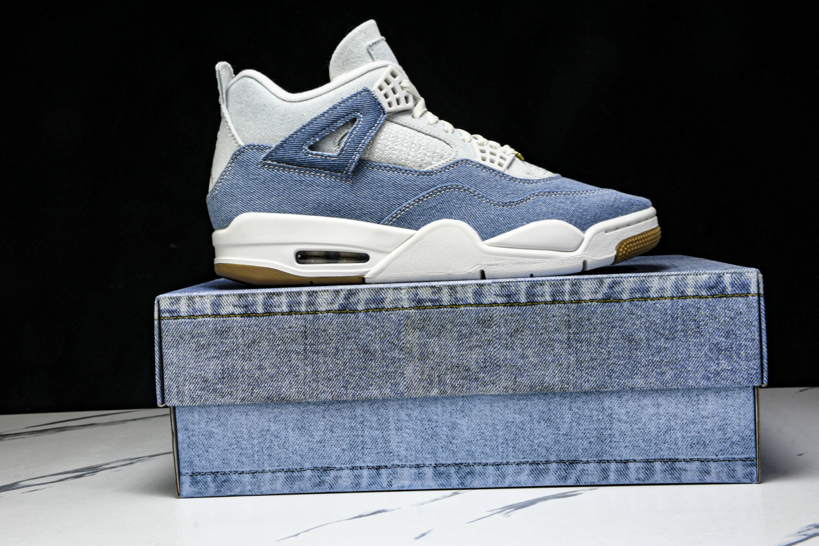 AJ4 尺码36-48.5

纯原版出品-Air Jordan 4 Denim Worn Blue AJ