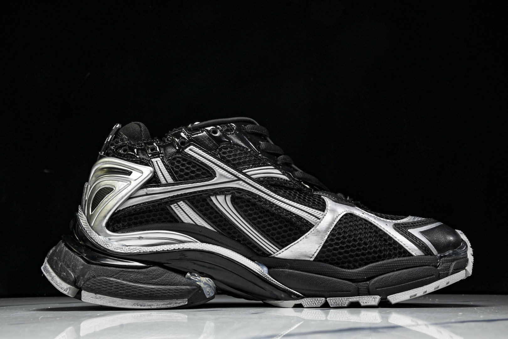 巴黎 尺码35-46

纯原版出品-Balenciaga Runner Kith Four.Color 