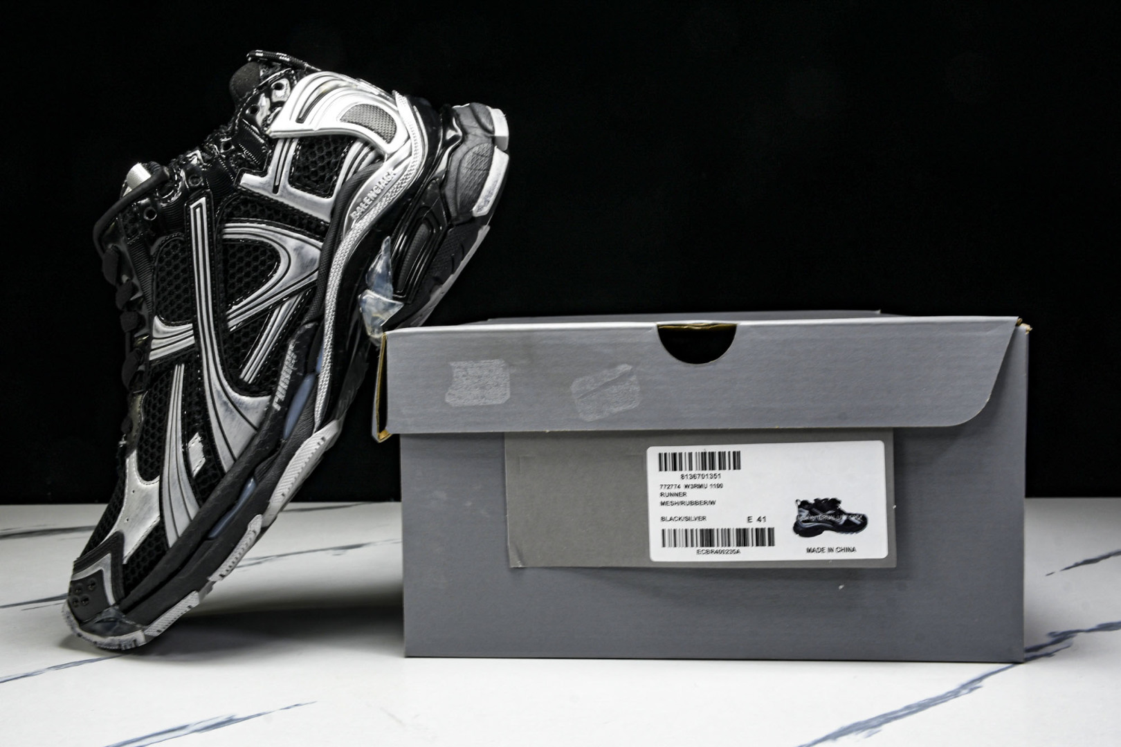 巴黎 尺码35-46

纯原版出品-Balenciaga Runner Kith Four.Color 