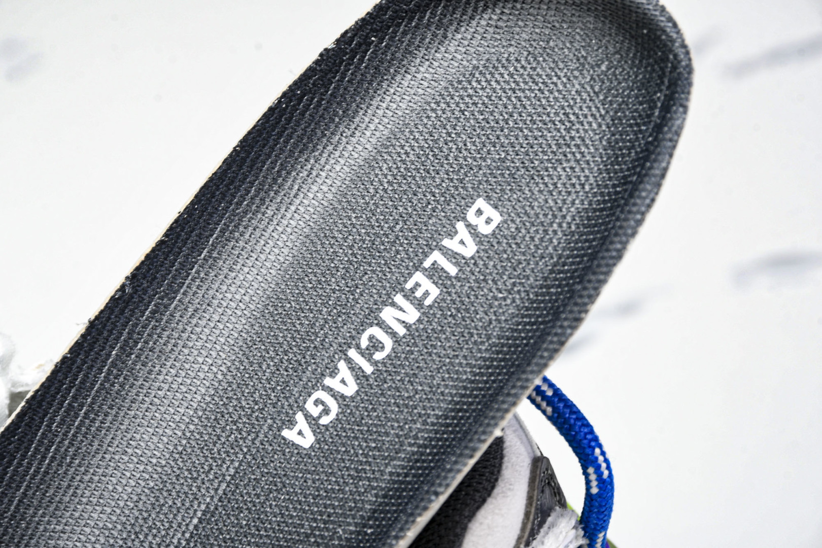 巴黎 尺码35-46

纯原版出品-Balenciaga Runner Kith Four.Color 