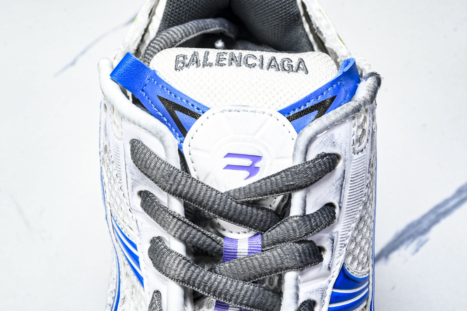 巴黎 尺码35-46

纯原版出品-Balenciaga Runner Kith Four.Color 