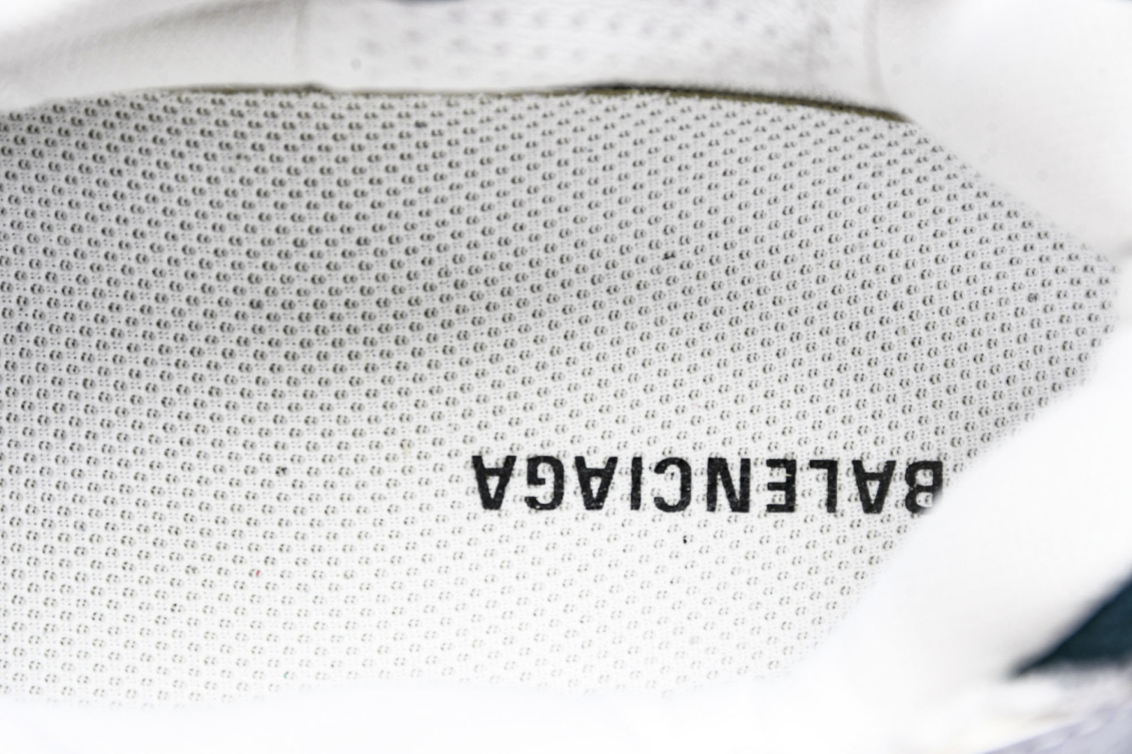 巴黎 尺码35-46

纯原版出品-Balenciaga Runner Kith Four.Color 