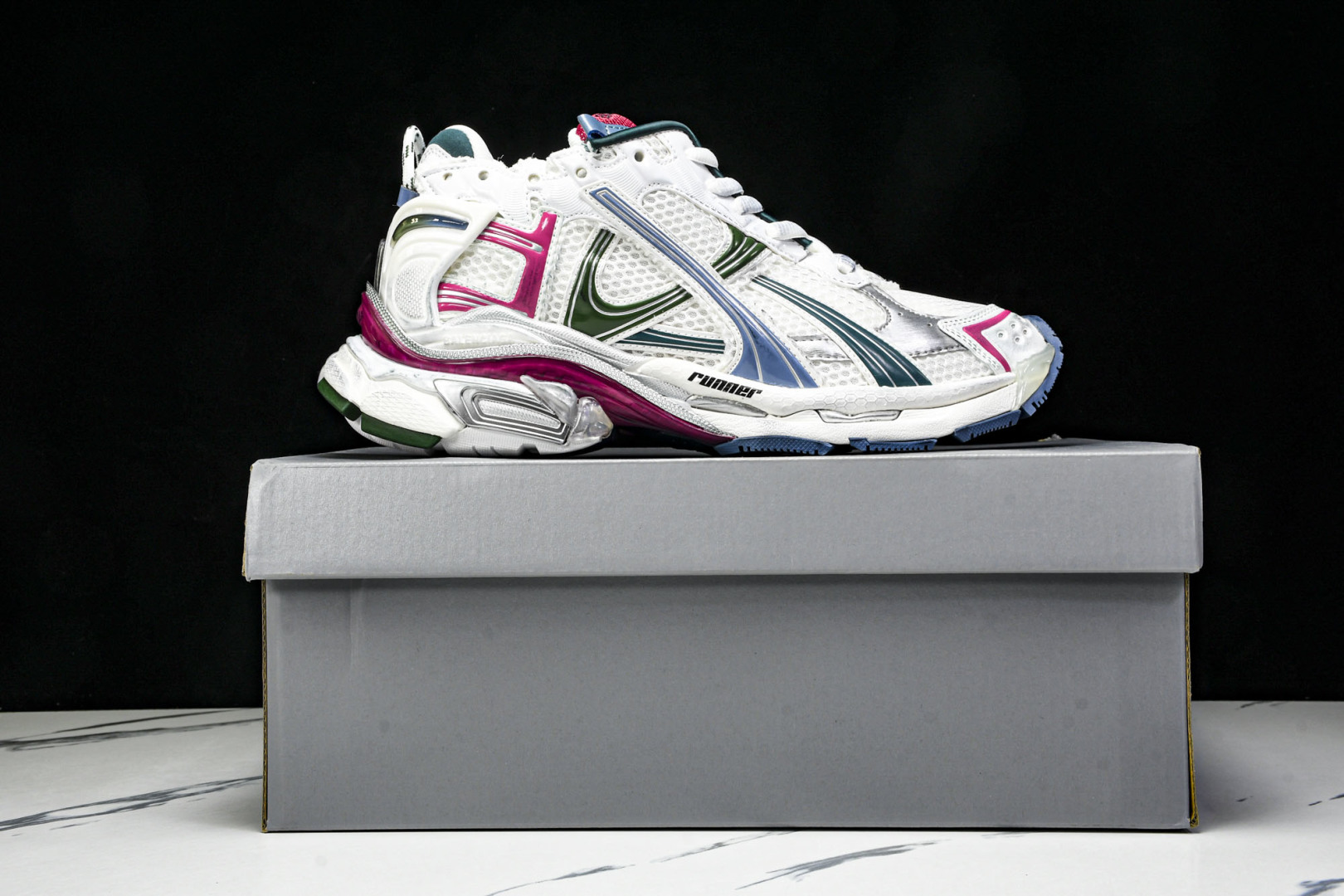 巴黎 尺码35-46

纯原版出品-Balenciaga Runner Kith Four.Color 