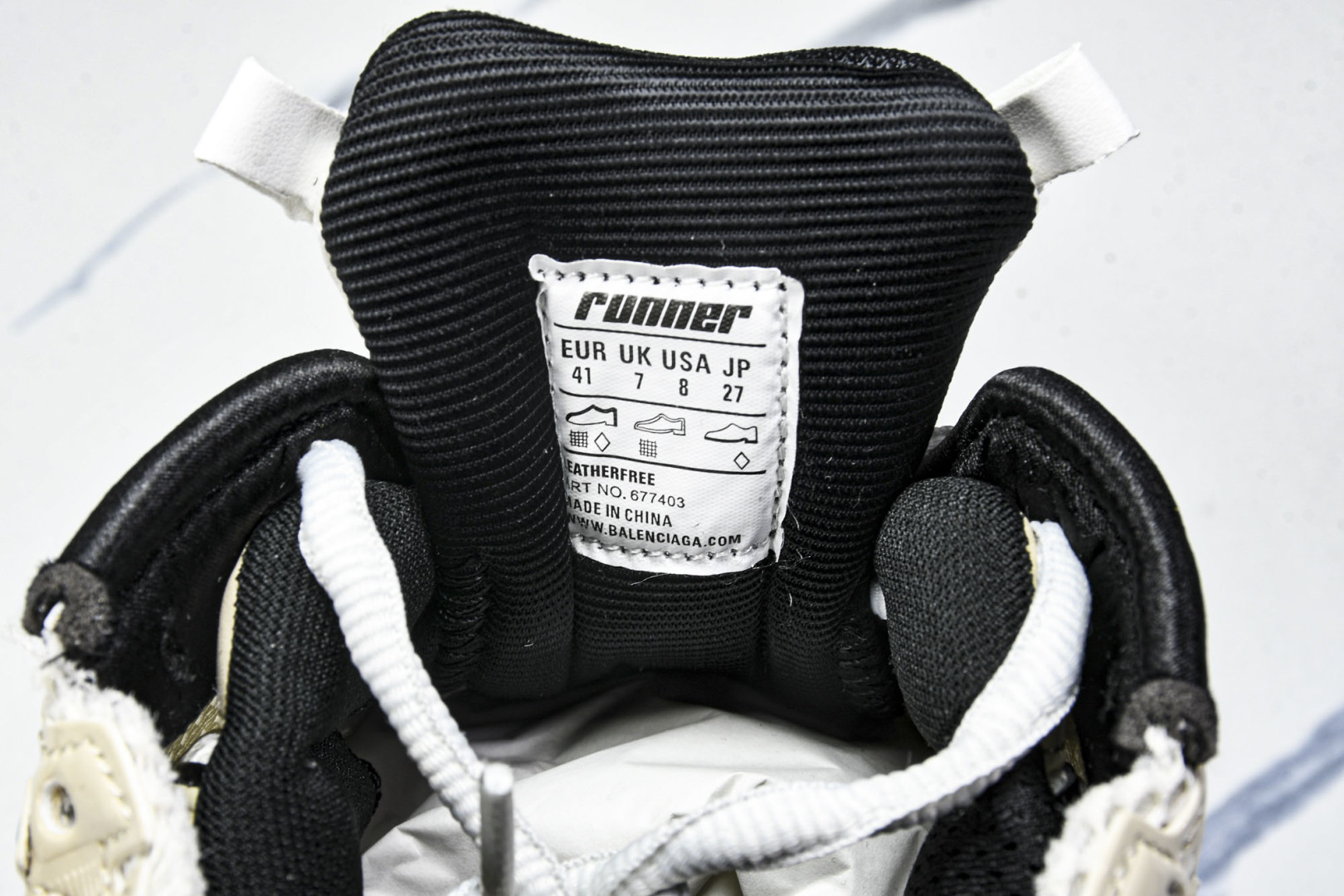 巴黎 尺码35-46

纯原版出品-Balenciaga Runner Kith Four.Color 