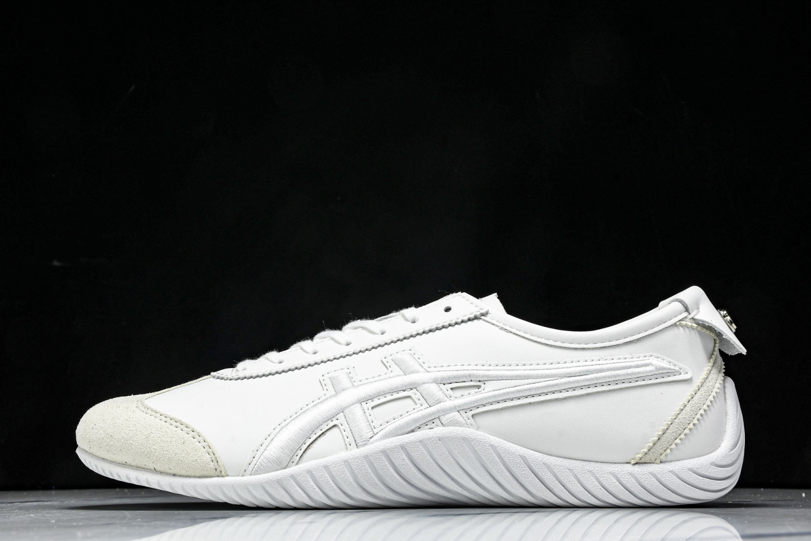 MEXICO 尺码36-45

纯原版出品-Onitsuka Tiger鬼塚虎 MEXICO 66 DR