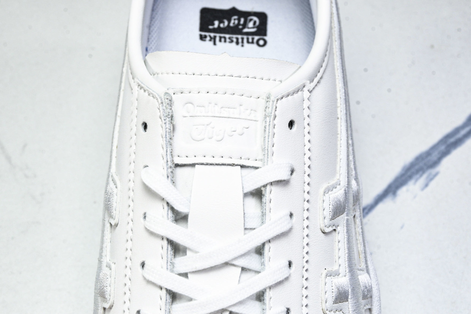 MEXICO 尺码36-45

纯原版出品-Onitsuka Tiger鬼塚虎 MEXICO 66 DR