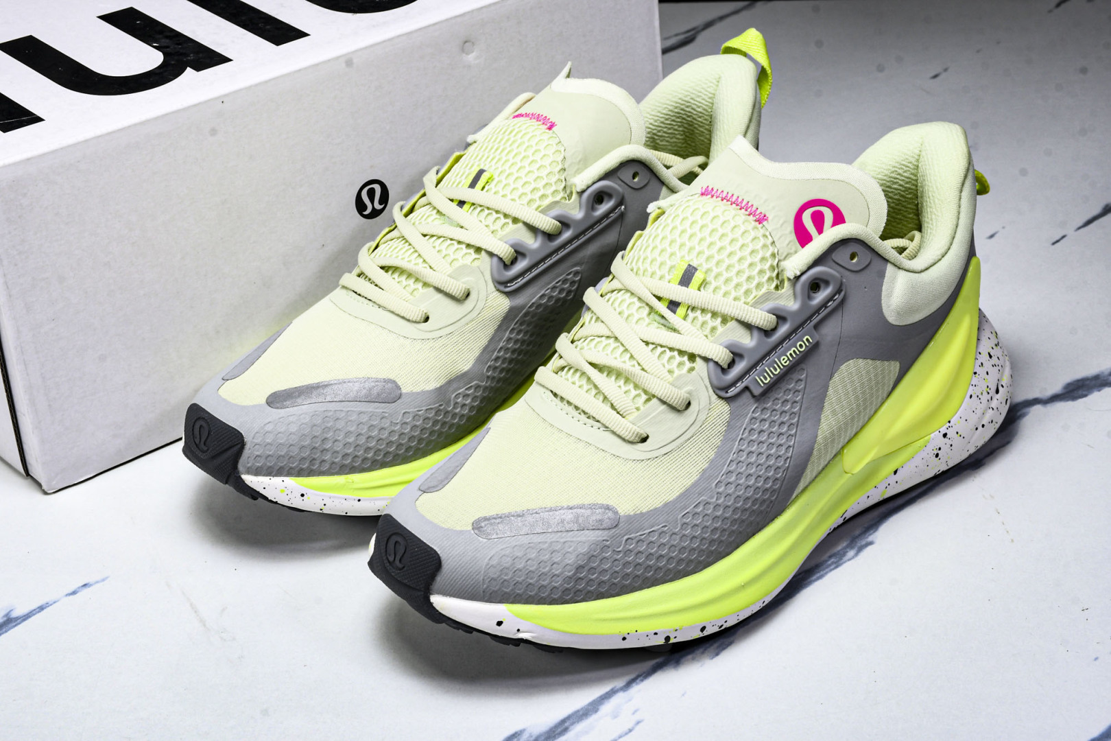 Lulu 尺码36-45

纯原版出品-露露乐蒙Lululemon W Blissfeel TRAIL 