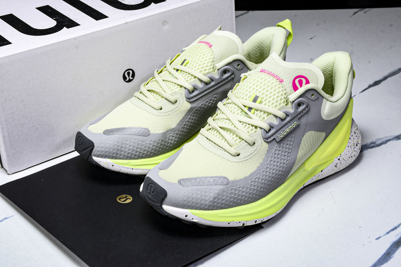 Lulu 尺码36-45

纯原版出品-露露乐蒙Lululemon W Blissfeel TRAIL 
