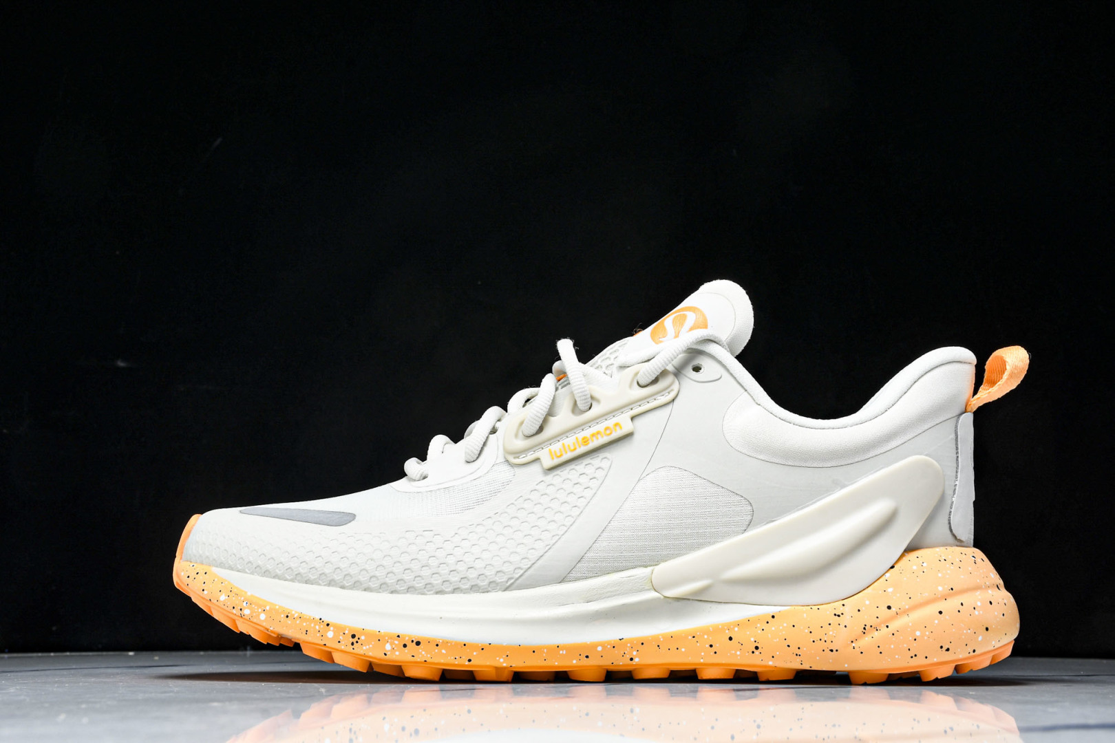 Lulu 尺码36-45

纯原版出品-露露乐蒙Lululemon W Blissfeel TRAIL 
