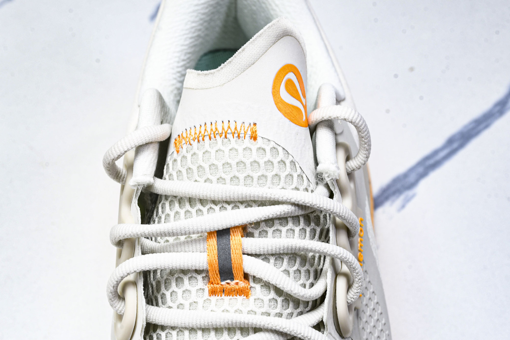 Lulu 尺码36-45

纯原版出品-露露乐蒙Lululemon W Blissfeel TRAIL 
