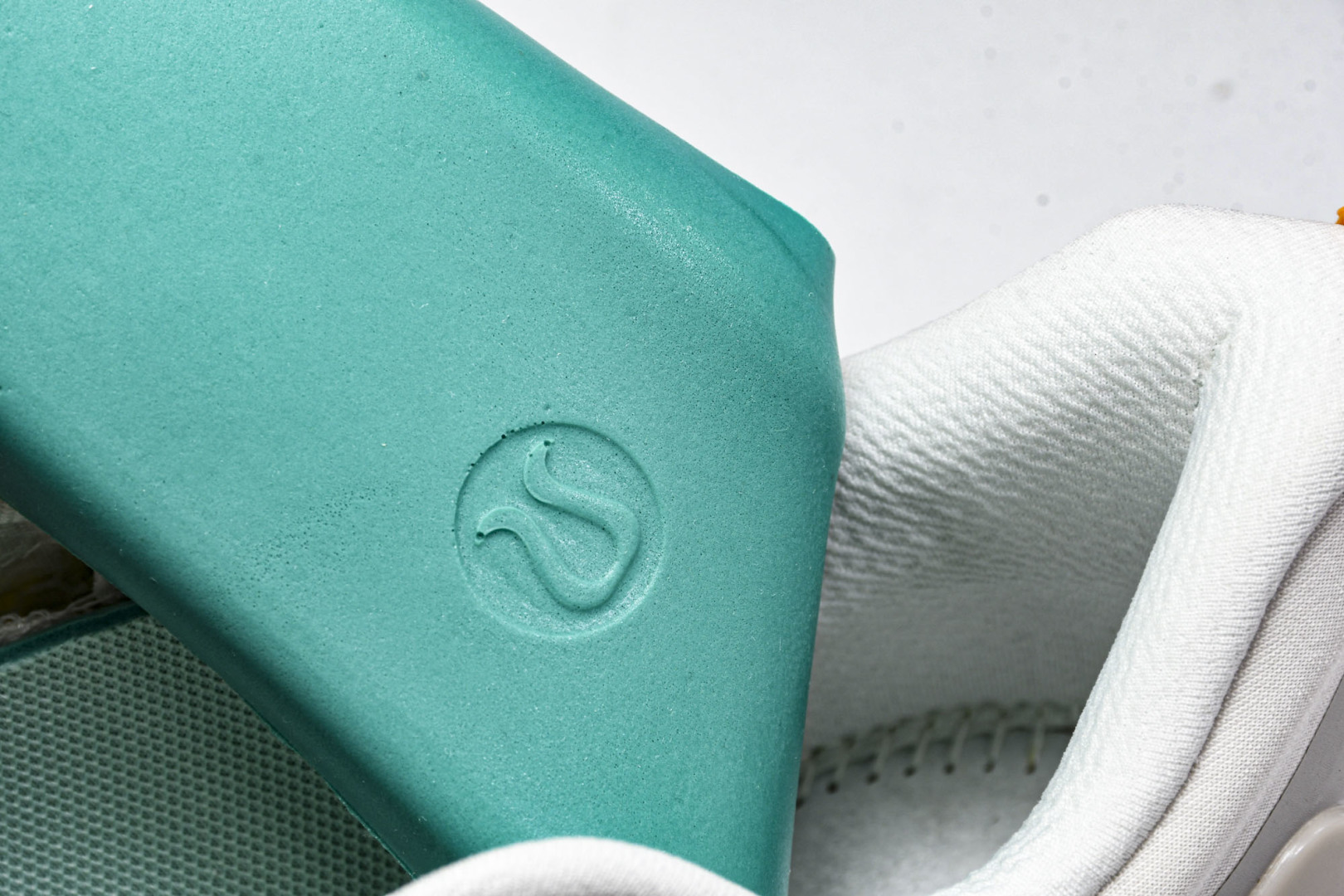 Lulu 尺码36-45

纯原版出品-露露乐蒙Lululemon W Blissfeel TRAIL 