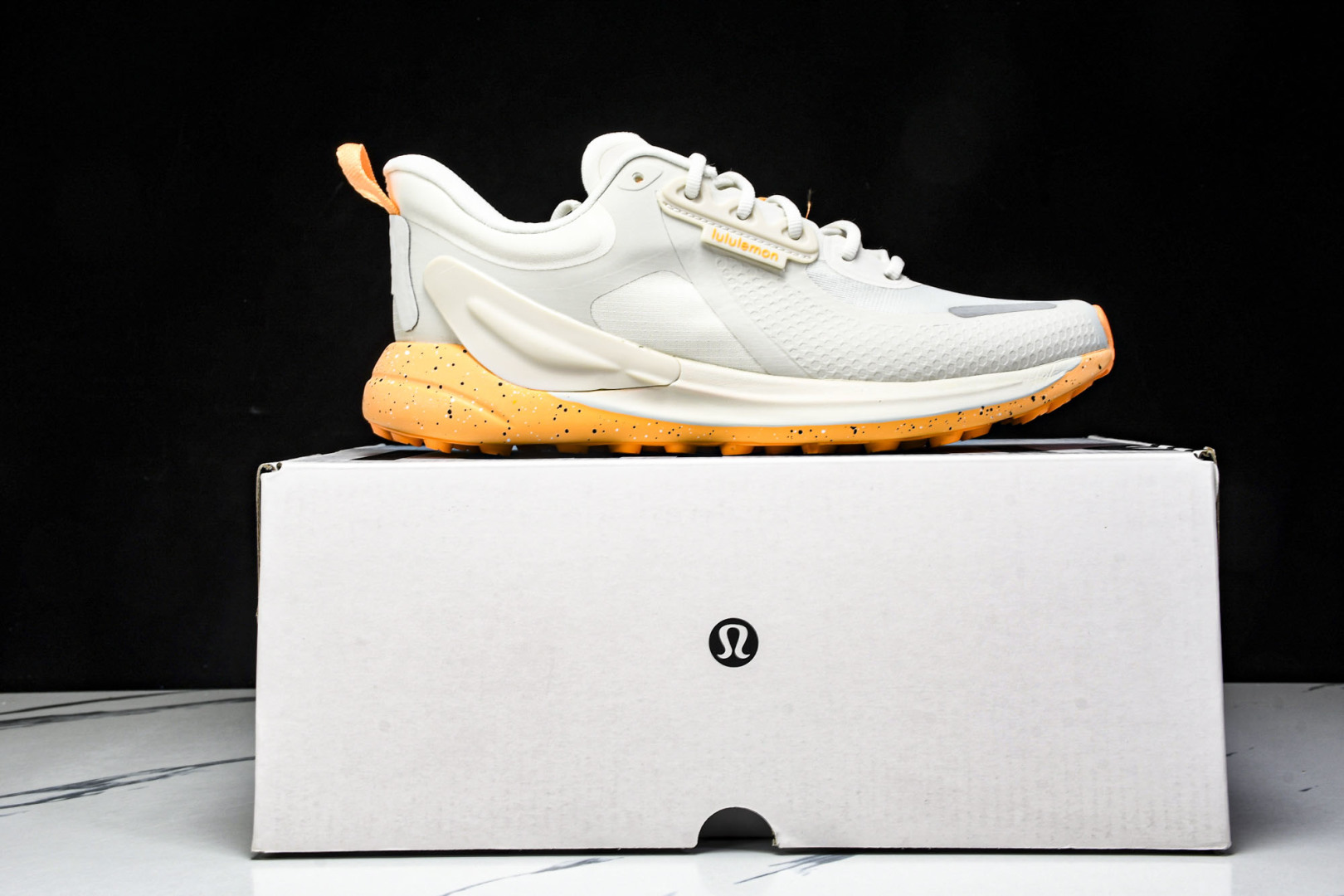 Lulu 尺码36-45

纯原版出品-露露乐蒙Lululemon W Blissfeel TRAIL 