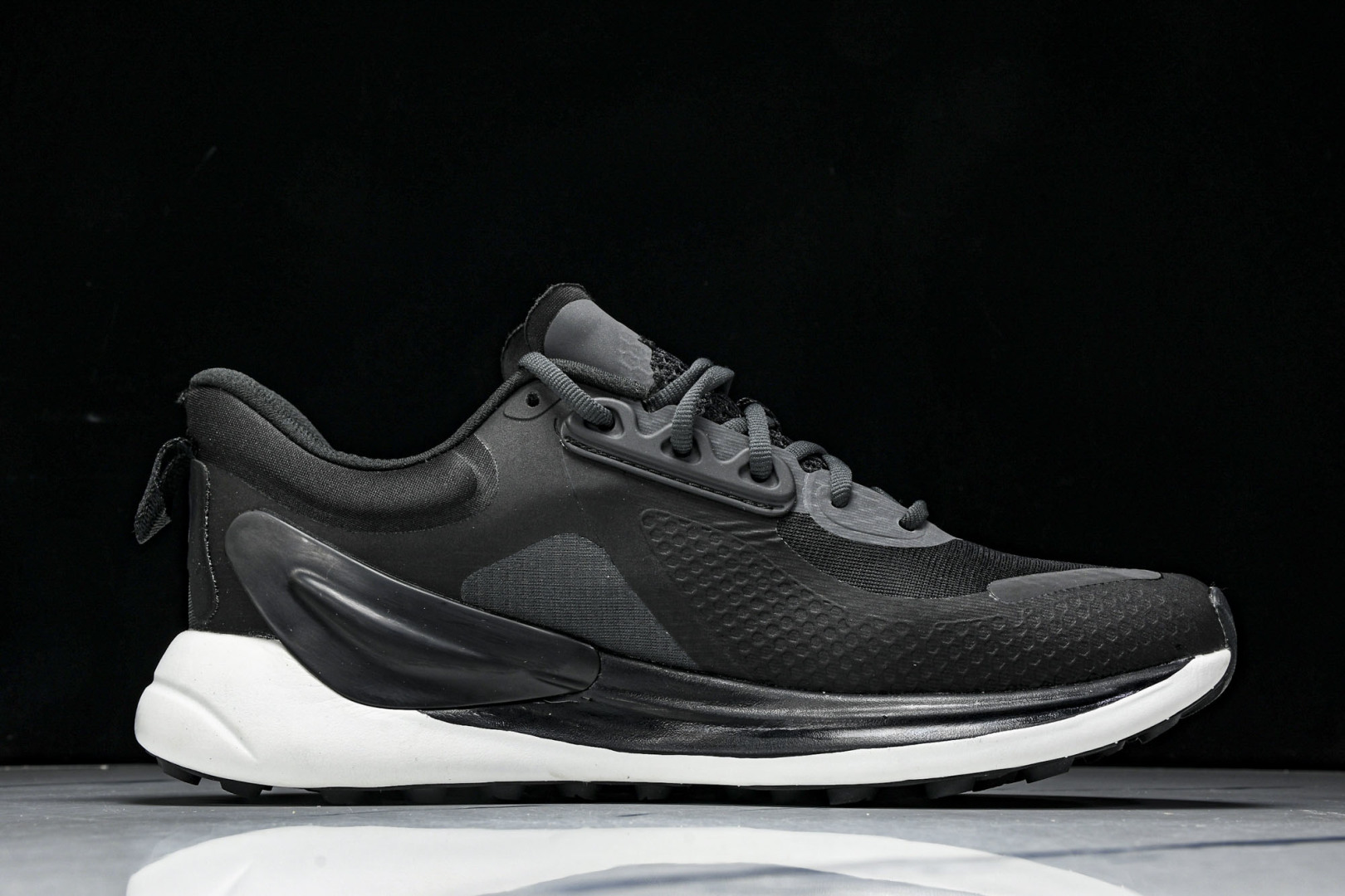 Lulu 尺码36-45

纯原版出品-露露乐蒙Lululemon W Blissfeel TRAIL 