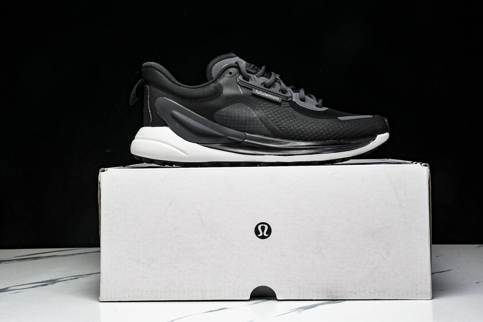 Lulu 尺码36-45

纯原版出品-露露乐蒙Lululemon W Blissfeel TRAIL 