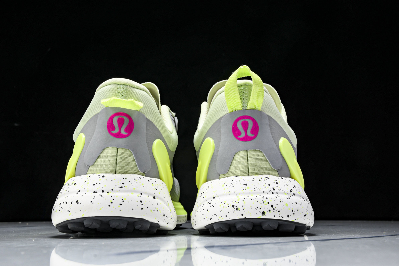 Lulu 尺码36-45

纯原版出品-露露乐蒙Lululemon W Blissfeel TRAIL 