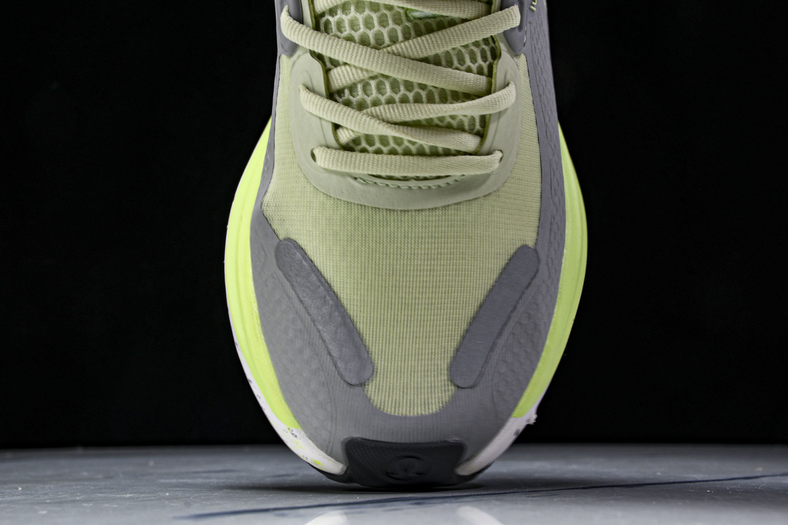 Lulu 尺码36-45

纯原版出品-露露乐蒙Lululemon W Blissfeel TRAIL 