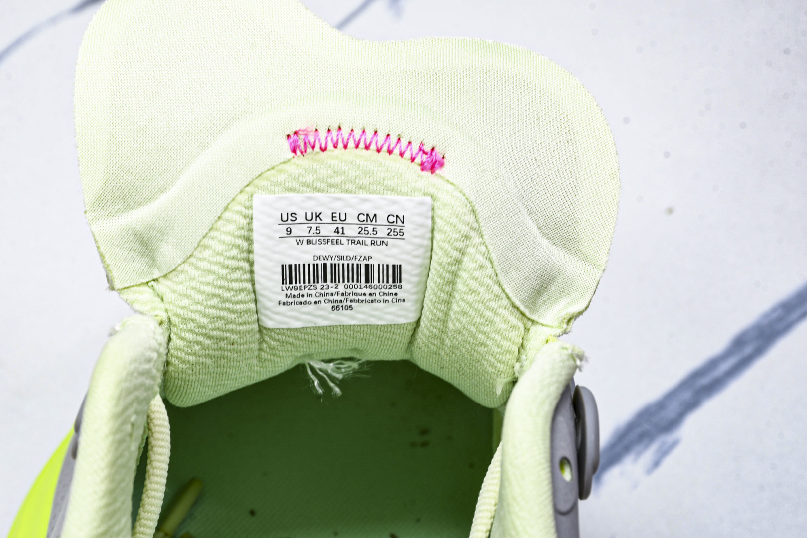 Lulu 尺码36-45

纯原版出品-露露乐蒙Lululemon W Blissfeel TRAIL 