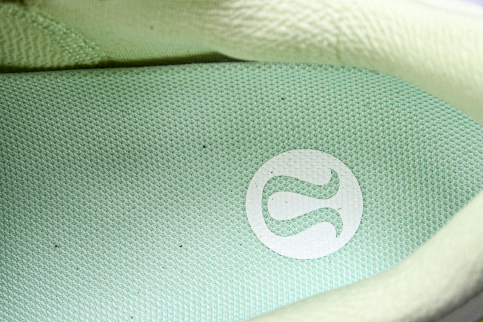 Lulu 尺码36-45

纯原版出品-露露乐蒙Lululemon W Blissfeel TRAIL 
