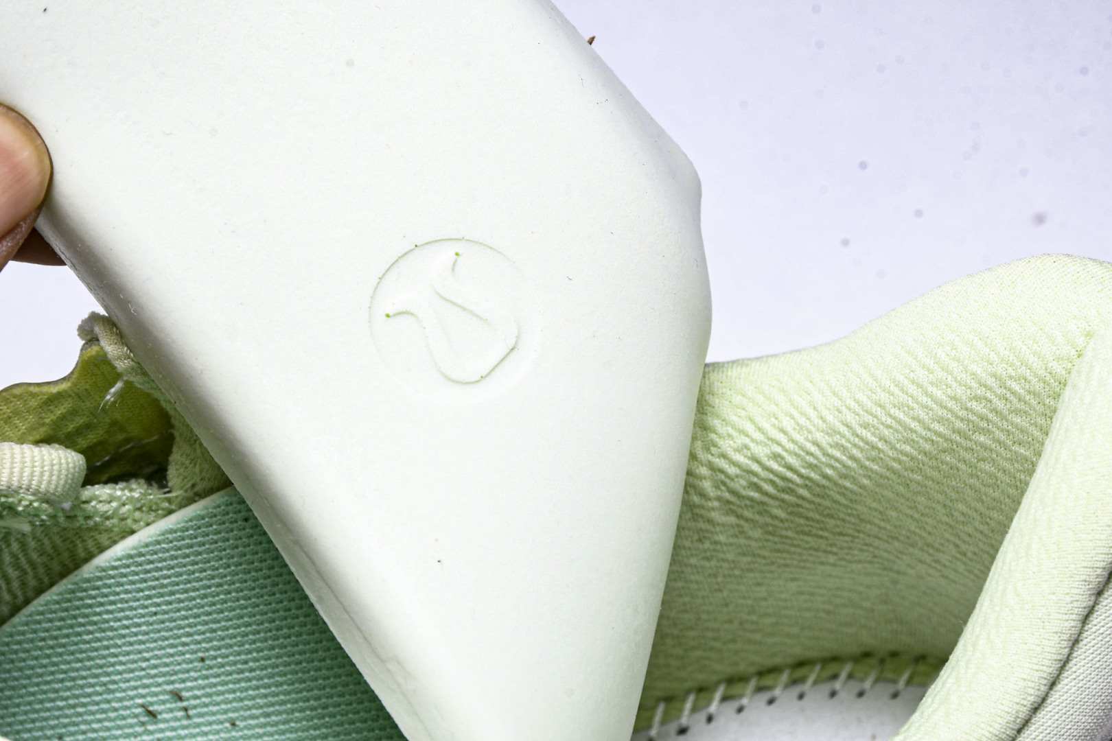 Lulu 尺码36-45

纯原版出品-露露乐蒙Lululemon W Blissfeel TRAIL 