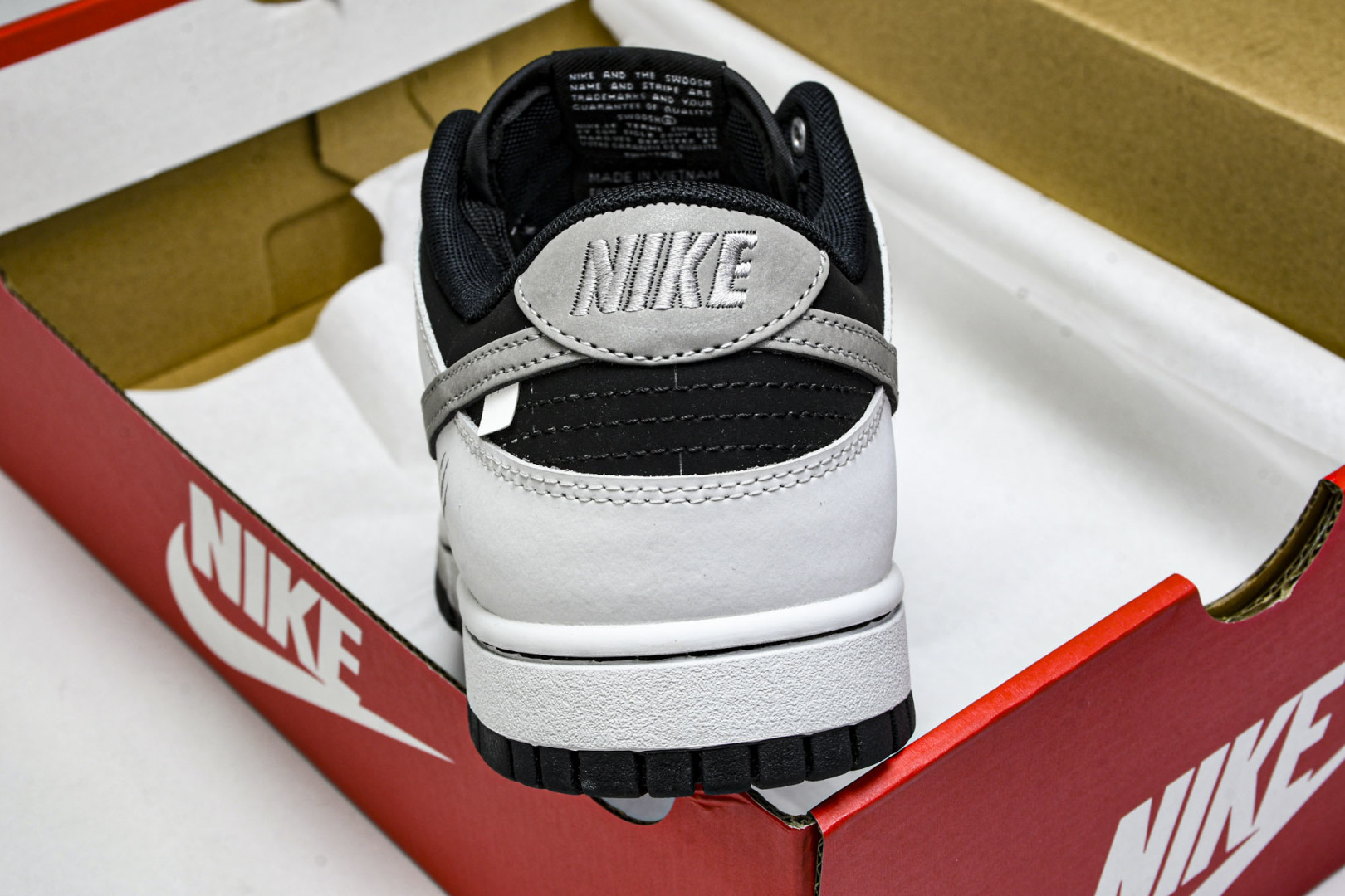 Dunk 尺码40-45

纯原版出品-SB Dunk Low 拓荒骑士 周年高端定制 低帮休闲板鞋 W