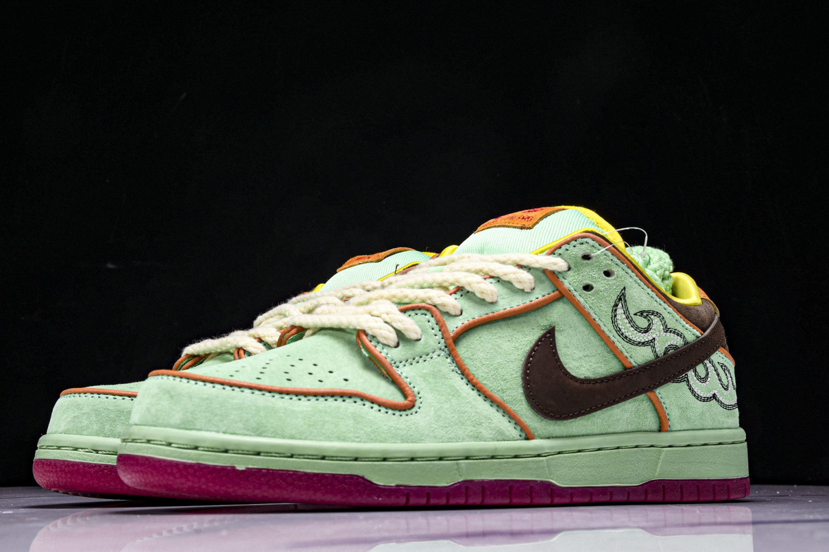 Dunk 尺码40-47.5

纯原版出品-SB Dunk Low Tourmaline 黑人月 低帮休