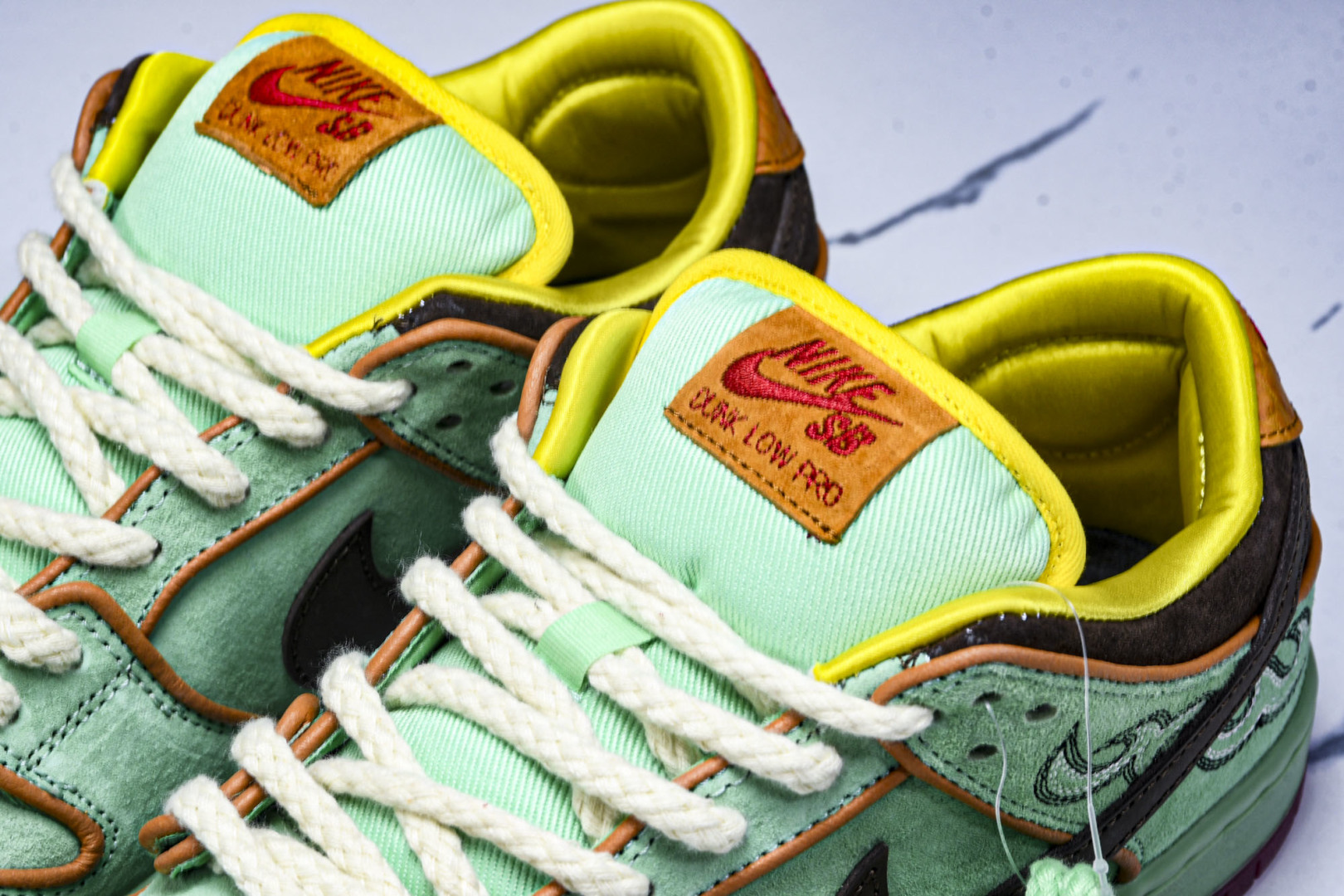 Dunk 尺码40-47.5

纯原版出品-SB Dunk Low Tourmaline 黑人月 低帮休