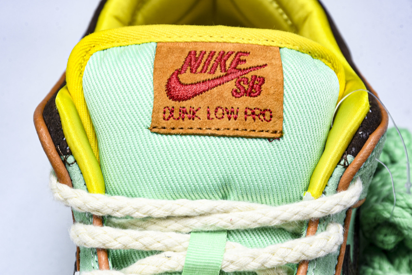 Dunk 尺码40-47.5

纯原版出品-SB Dunk Low Tourmaline 黑人月 低帮休