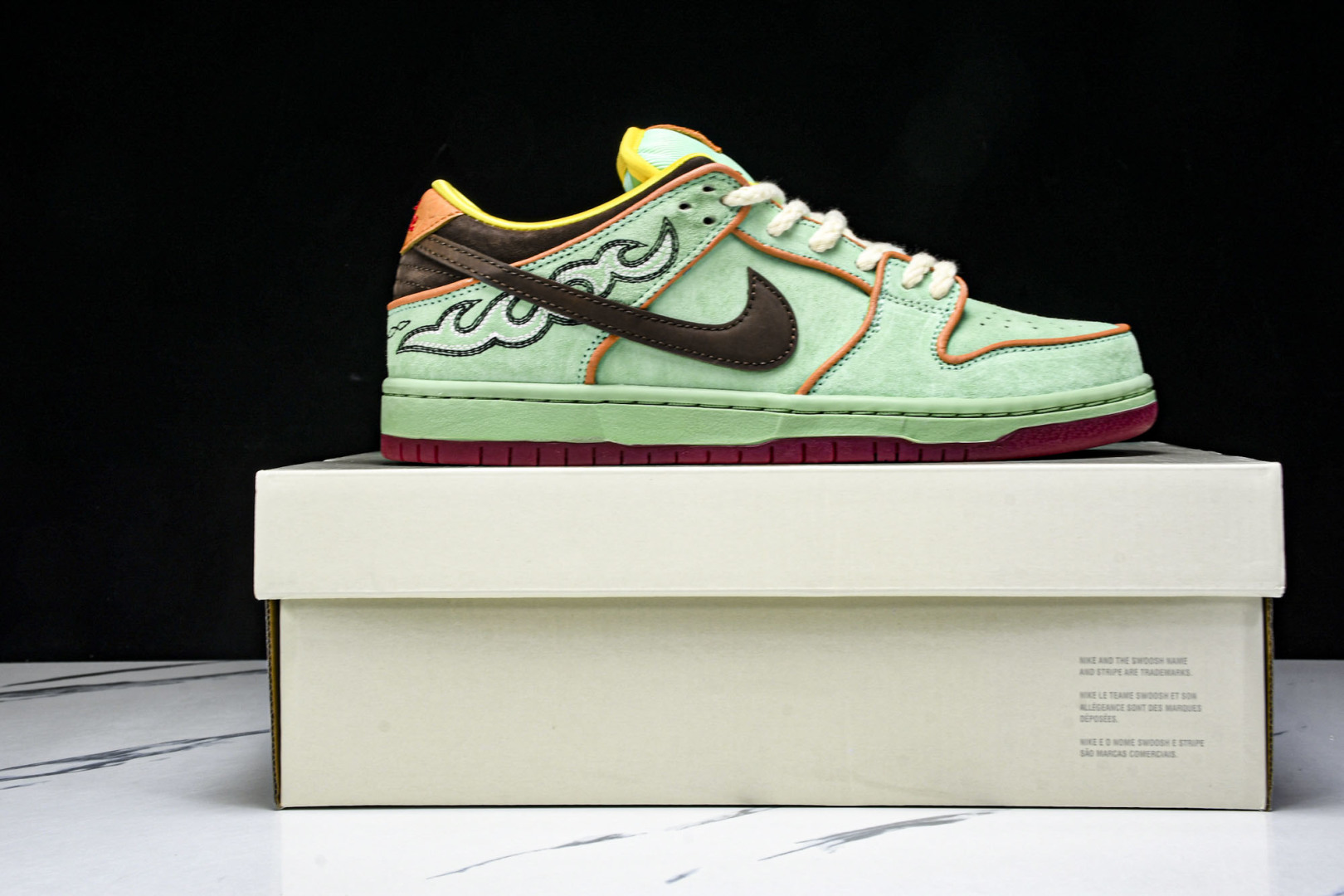 Dunk 尺码40-47.5

纯原版出品-SB Dunk Low Tourmaline 黑人月 低帮休