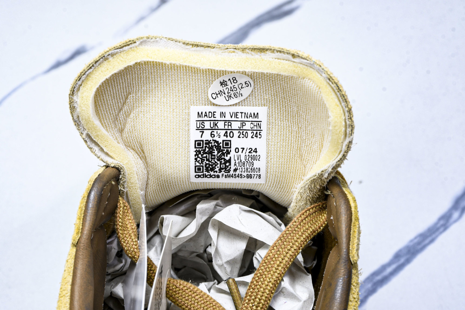  AD 三叶草 SAMB JJJJOUND 男女休闲板鞋 ID8709 尺寸 36 36⅔ 37⅓ 38