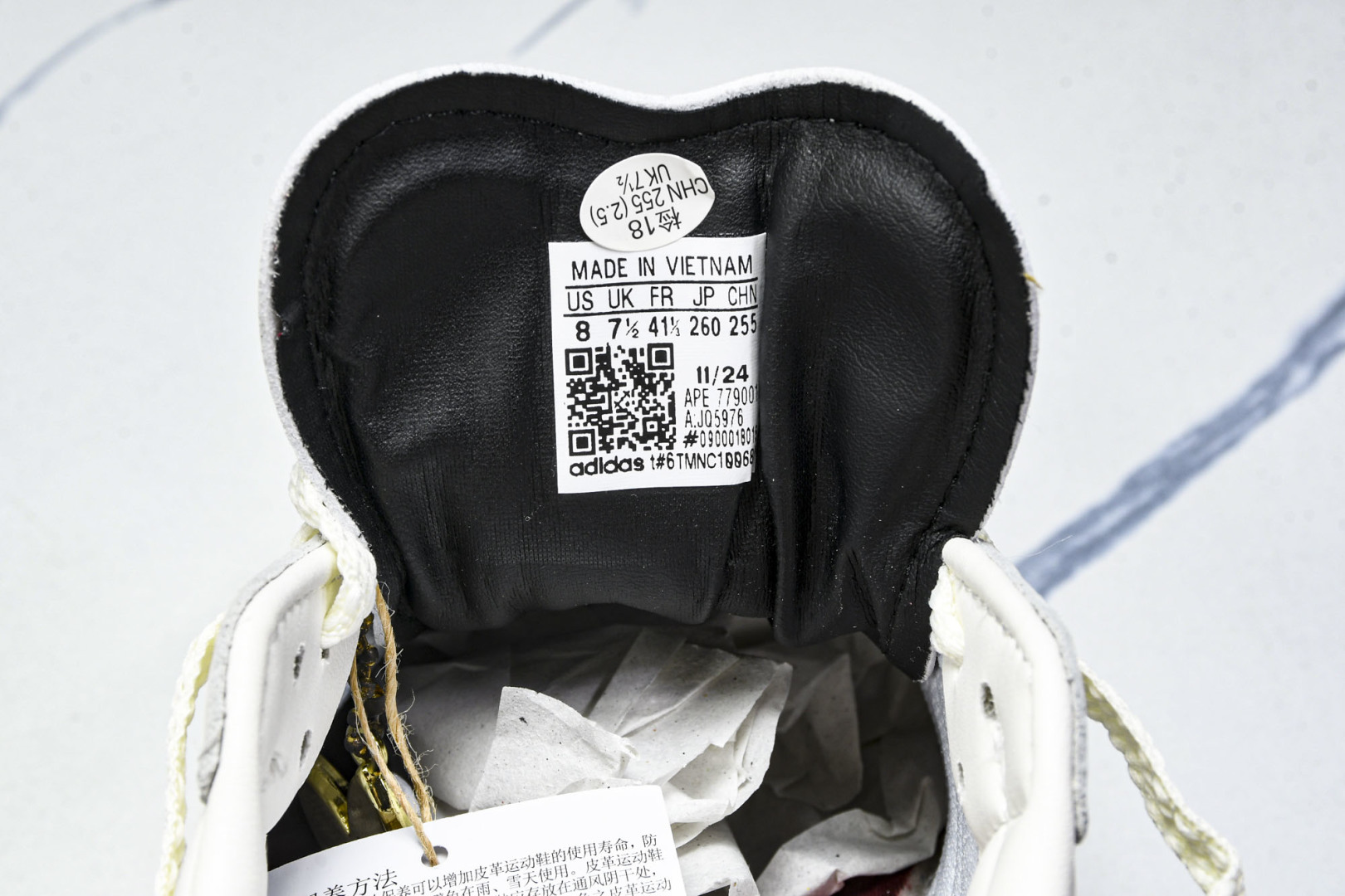  AD 三叶草 SAMBA OG  男女休闲板鞋 JQ5976 尺寸 36 36⅔ 37⅓ 38 38⅔