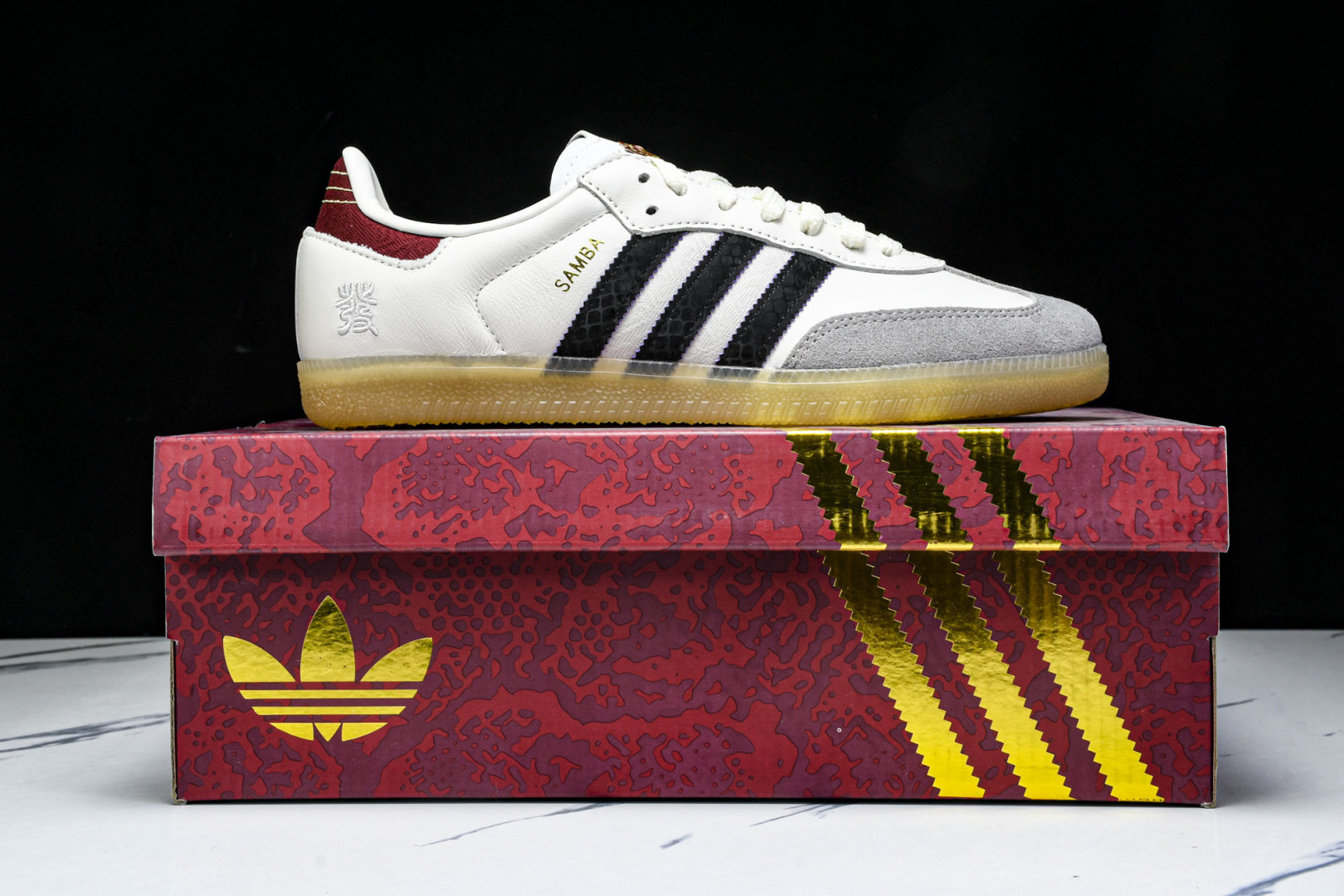  AD 三叶草 SAMBA OG  男女休闲板鞋 JQ5976 尺寸 36 36⅔ 37⅓ 38 38⅔