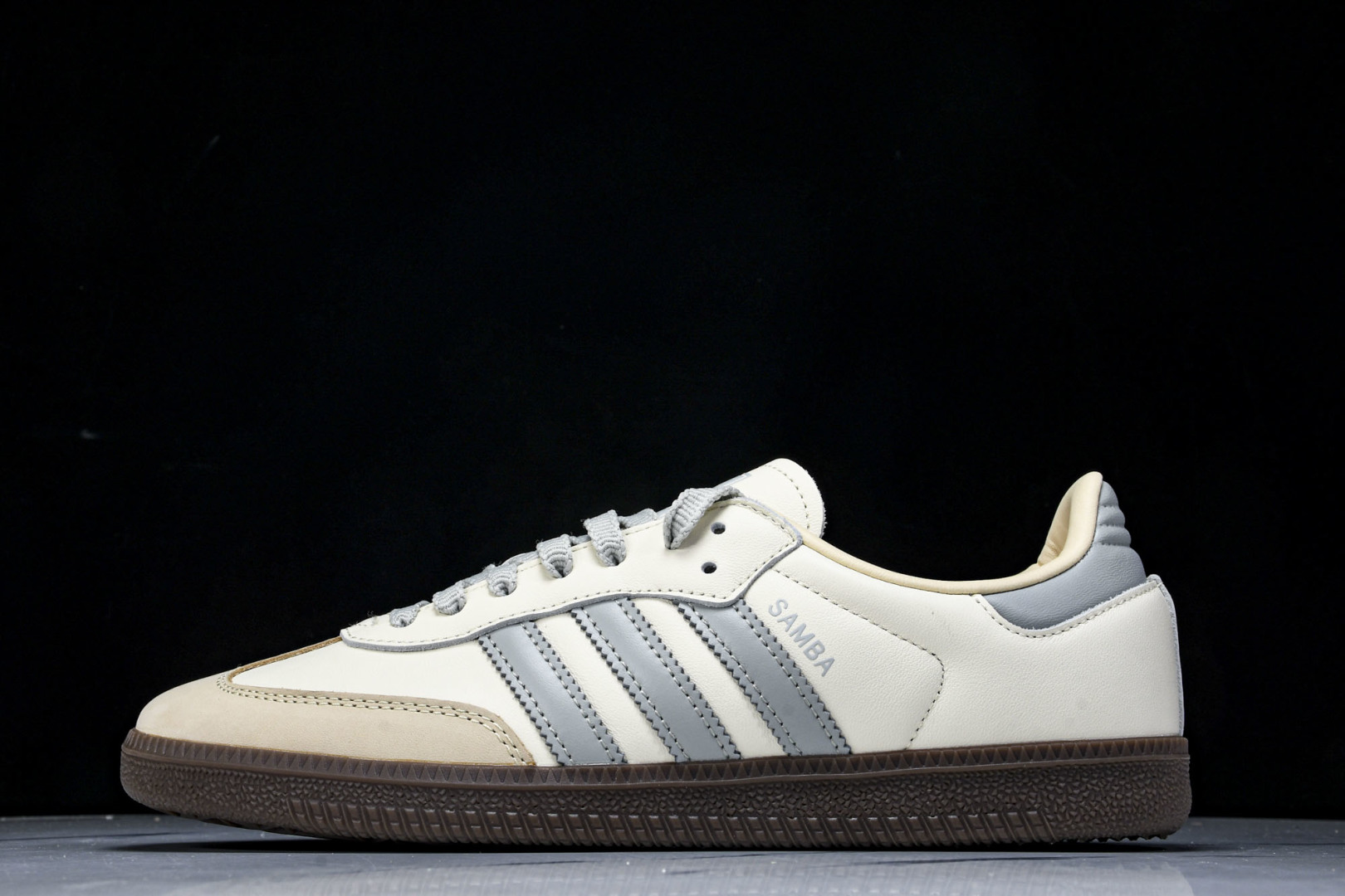  AD 三叶草 SAMBA OG W 女休闲板鞋 JH7299 尺寸 36 36⅔ 37⅓ 38 38⅔