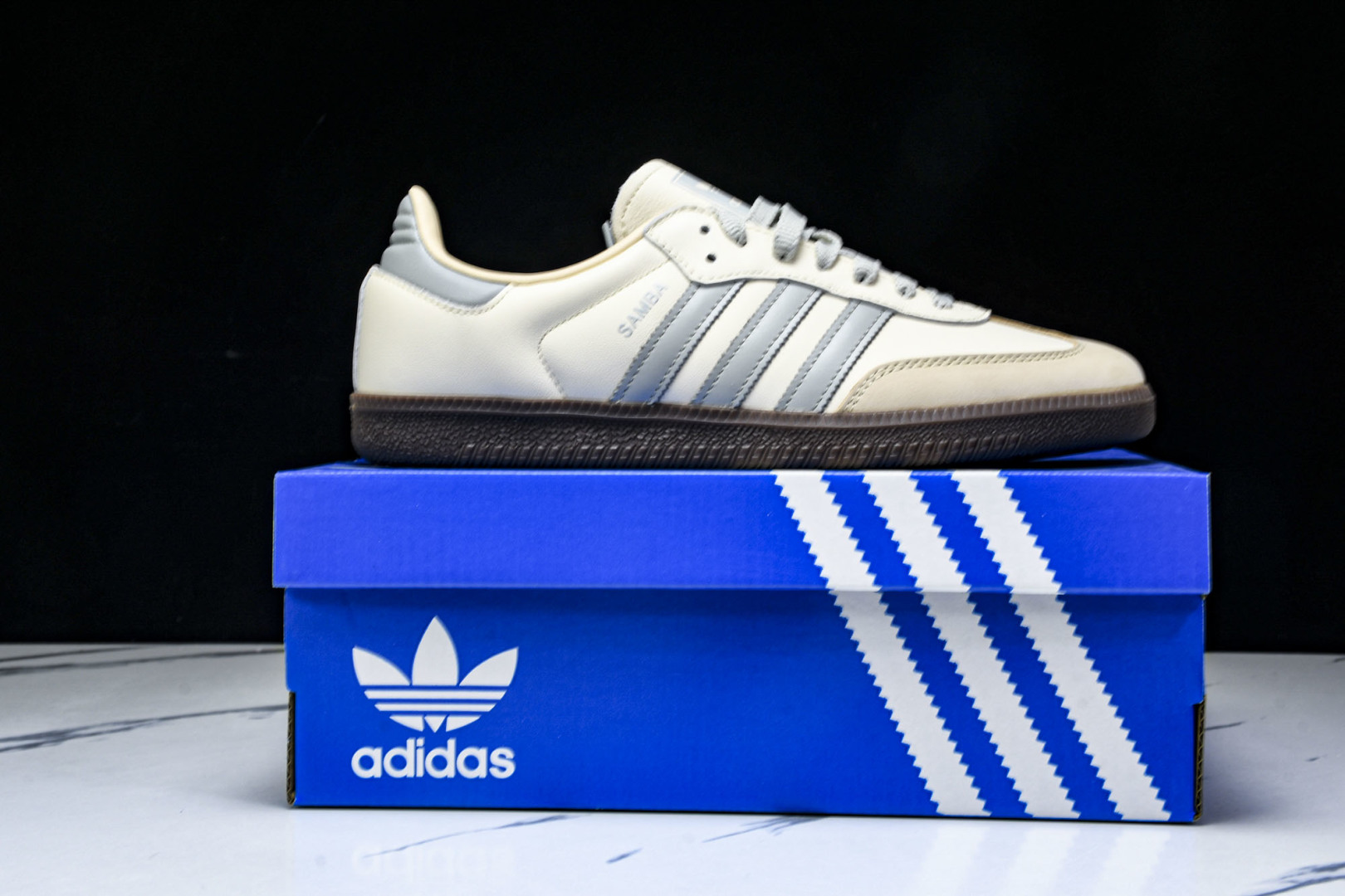  AD 三叶草 SAMBA OG W 女休闲板鞋 JH7299 尺寸 36 36⅔ 37⅓ 38 38⅔