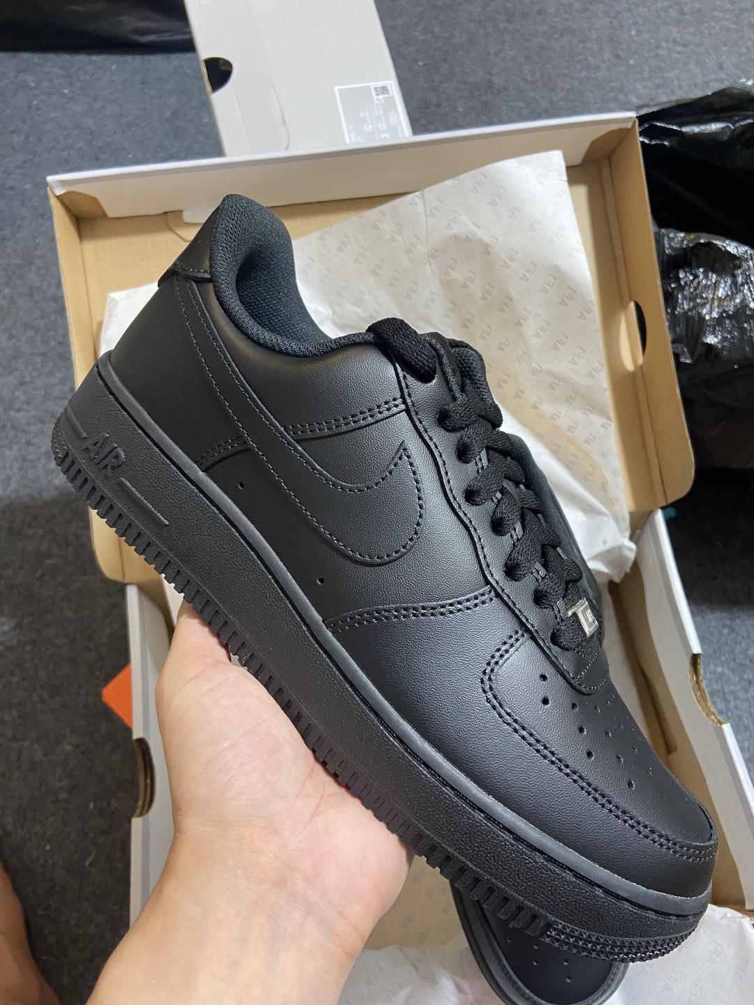 AF1黑魂low 尺码：36-41   40-47.5

小绿X出品-AIR FORCE 1 '07系列