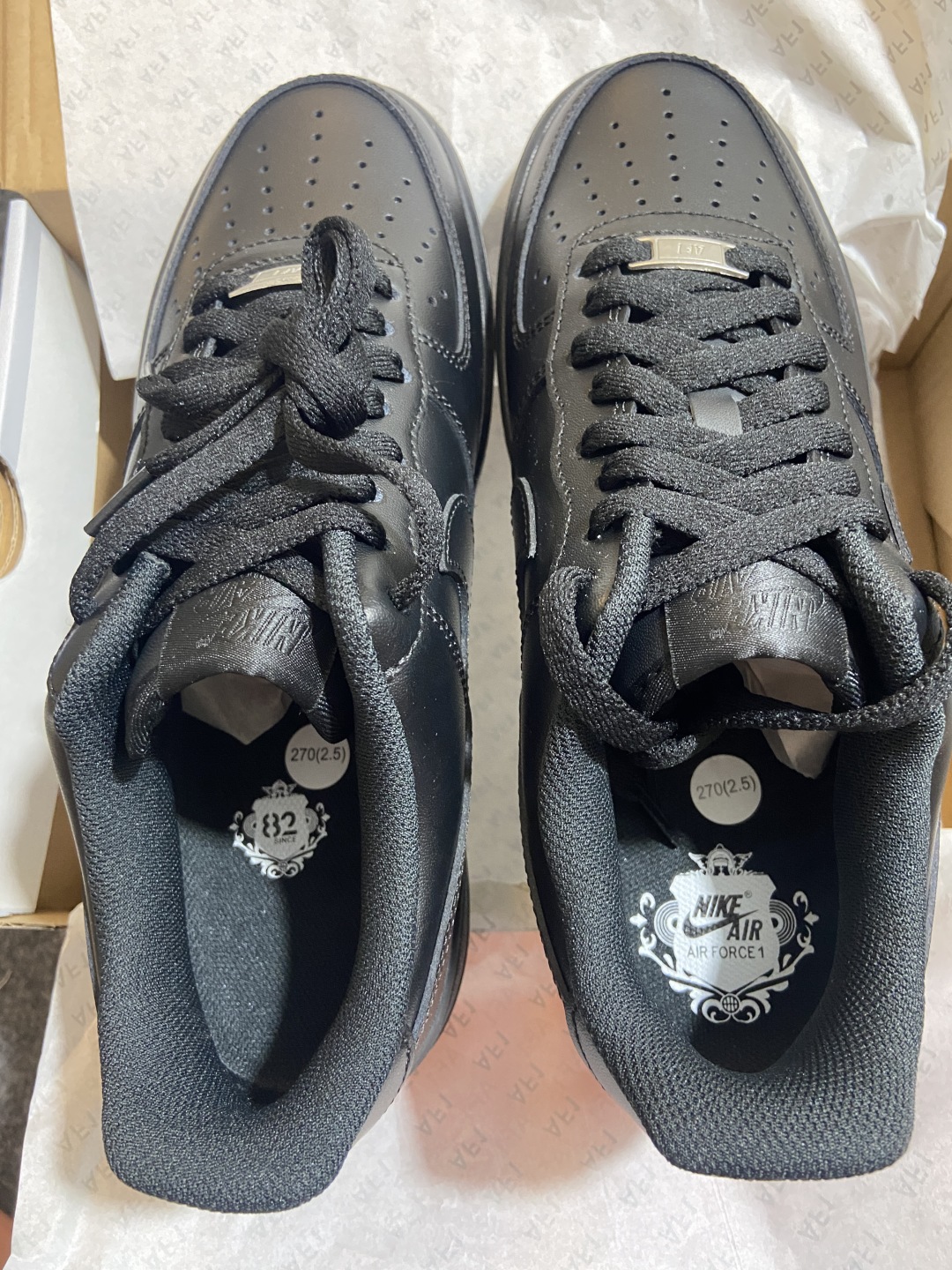 AF1黑魂low 尺码：36-41   40-47.5

小绿X出品-AIR FORCE 1 '07系列
