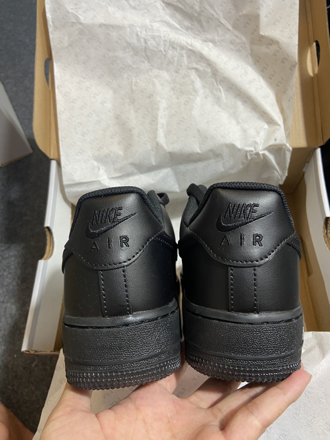 AF1黑魂low 尺码：36-41   40-47.5

小绿X出品-AIR FORCE 1 '07系列