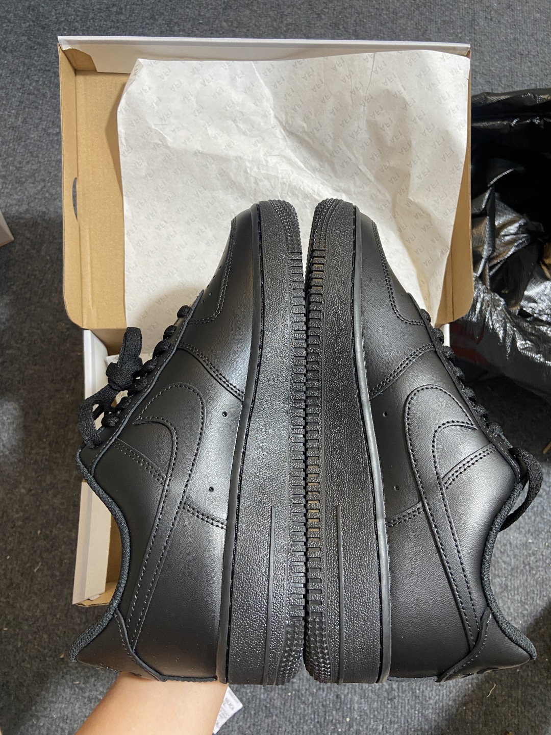AF1黑魂low 尺码：36-41   40-47.5

小绿X出品-AIR FORCE 1 '07系列