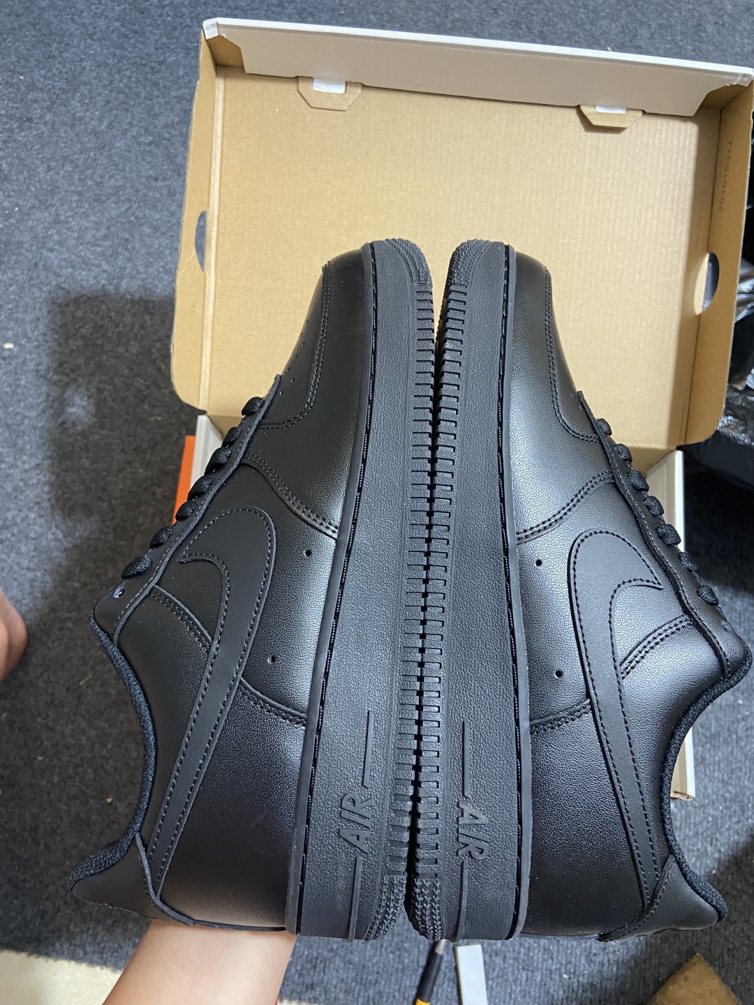 AF1黑魂low 尺码：36-41   40-47.5

纯原出品-AIR FORCE 1 '07系列男