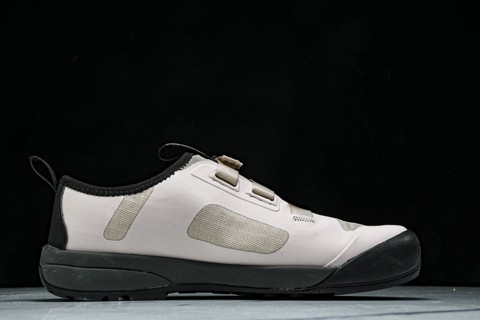 Arc'teryx 尺码36-45

纯原版出品-始祖鸟·Arc'teryx Arakys W 阿拉克路