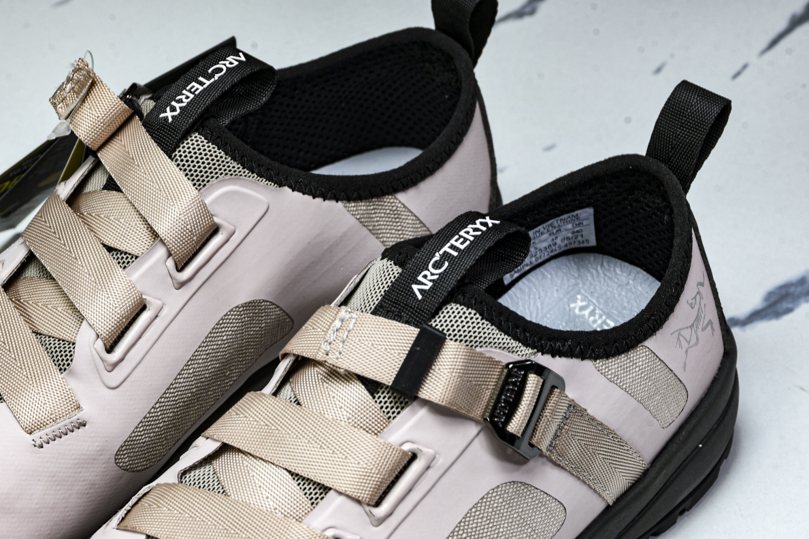 Arc'teryx 尺码36-45

纯原版出品-始祖鸟·Arc'teryx Arakys W 阿拉克路
